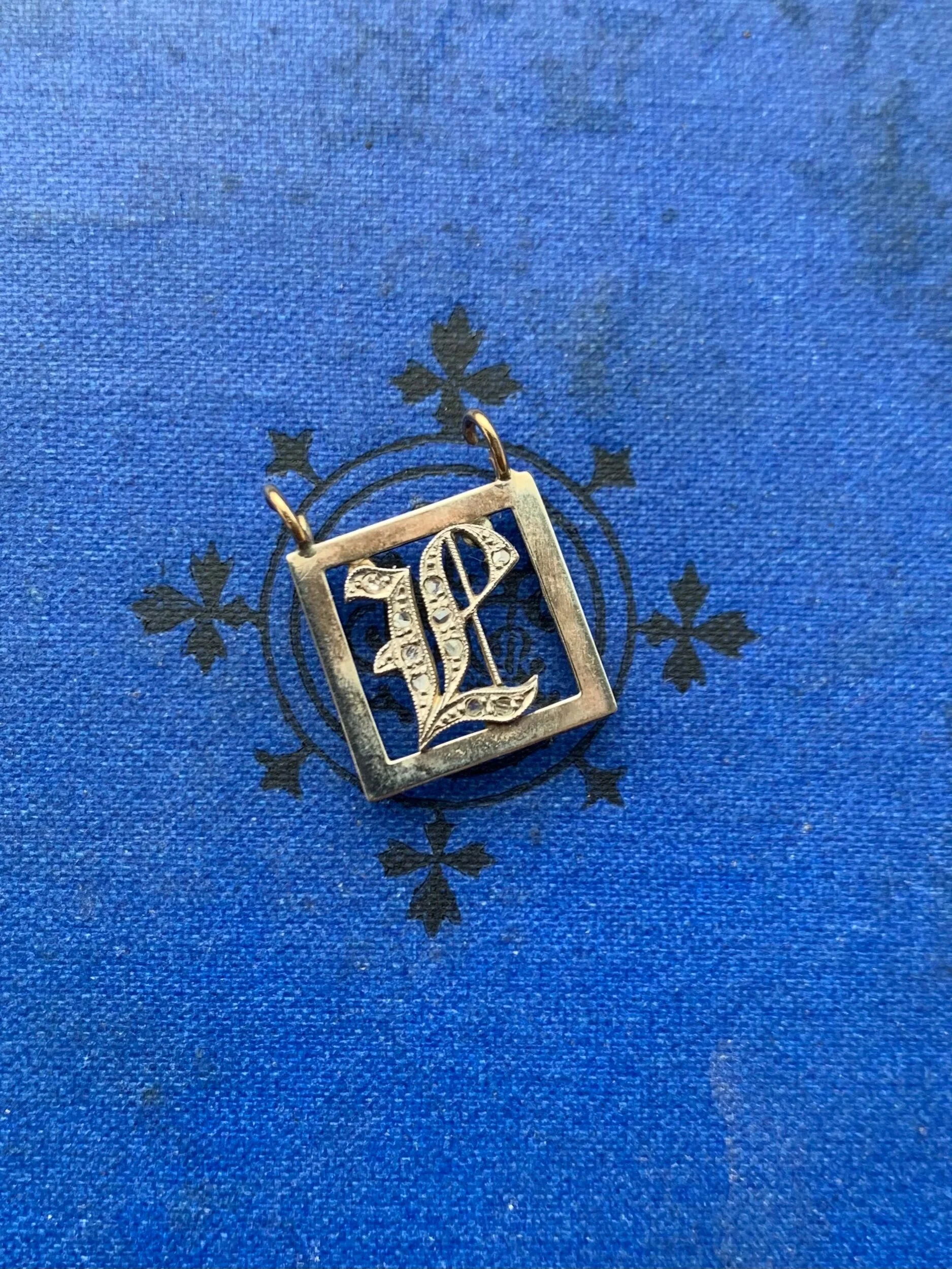 12336770-ED2B-437E-812B-4B2CD34BA009