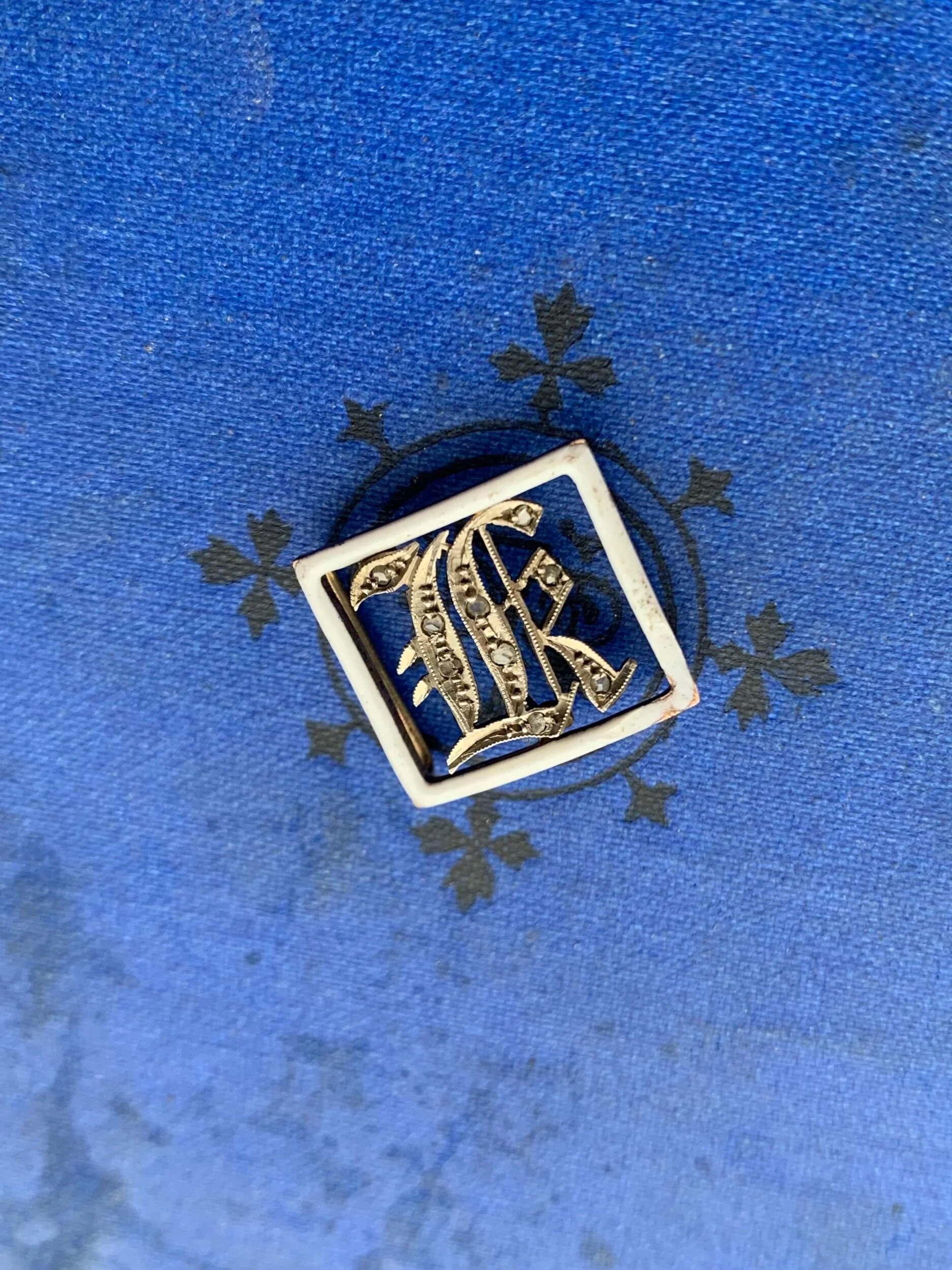 A7E5C6F5-5236-4A4E-AB5C-1676E7B9D2C2