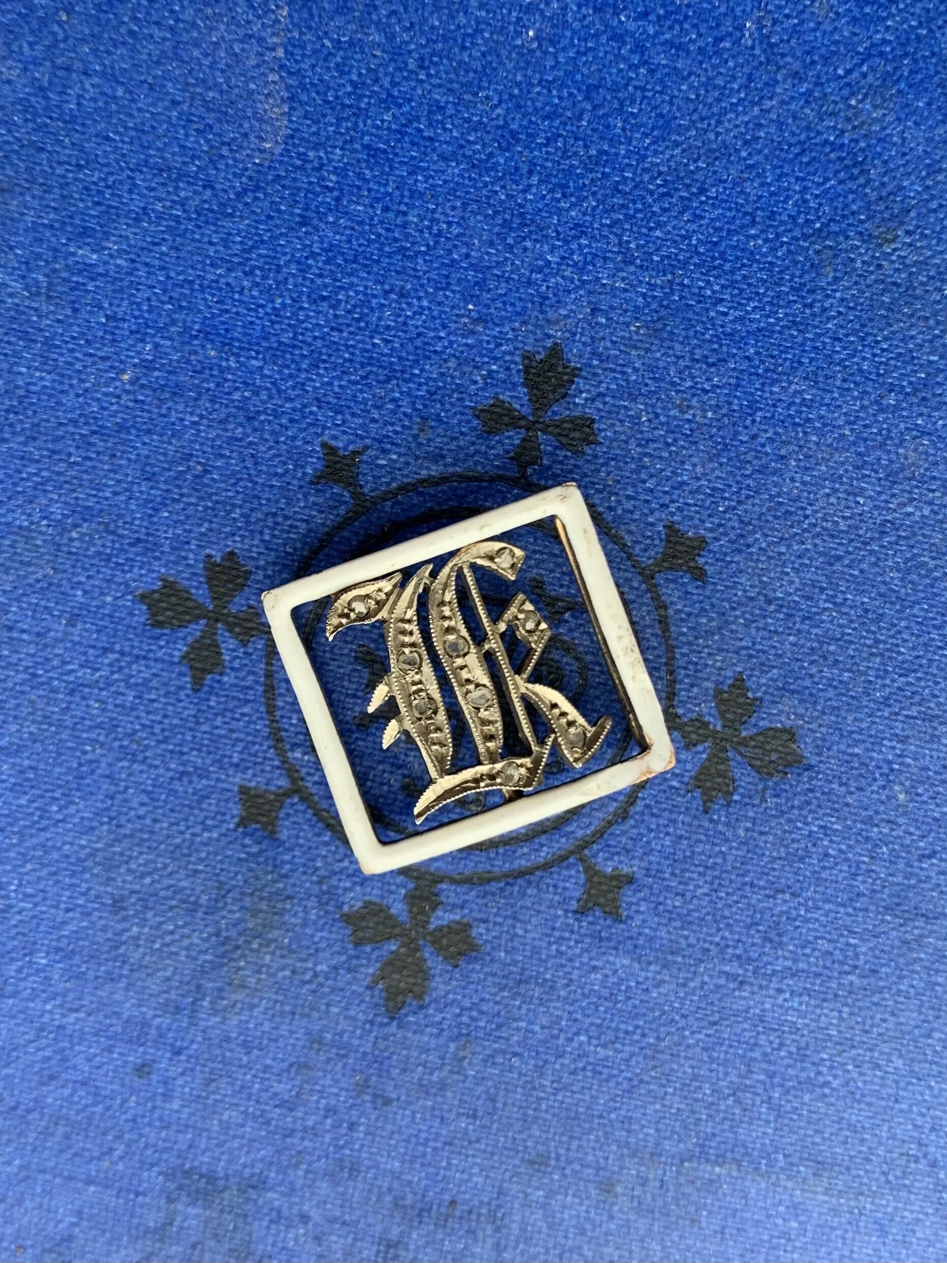 B172DE3A-0AB0-470B-91BF-A15B10F3CABA