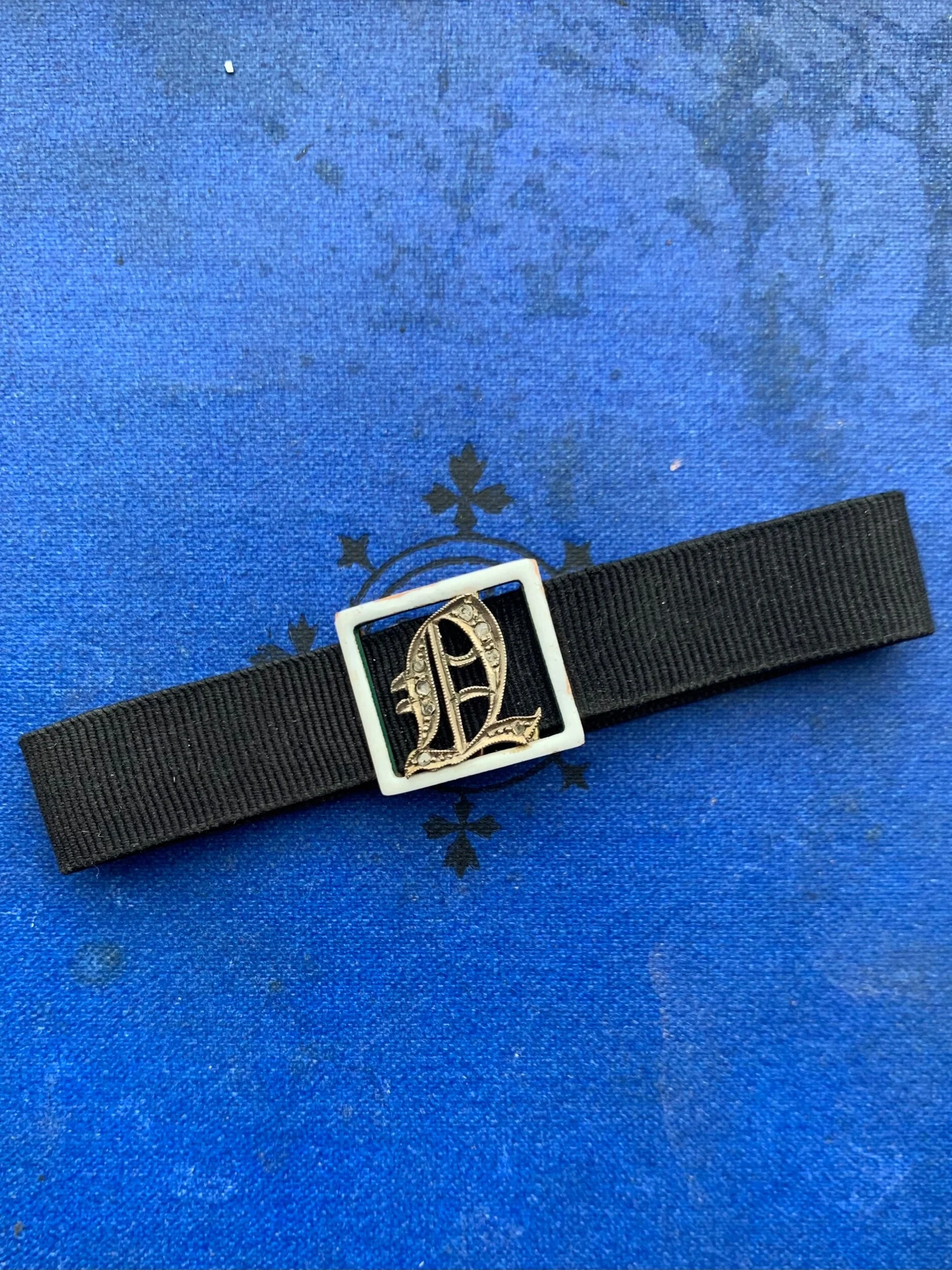 FF9CB900-FBA2-4430-BE21-A795A5E8F5C4