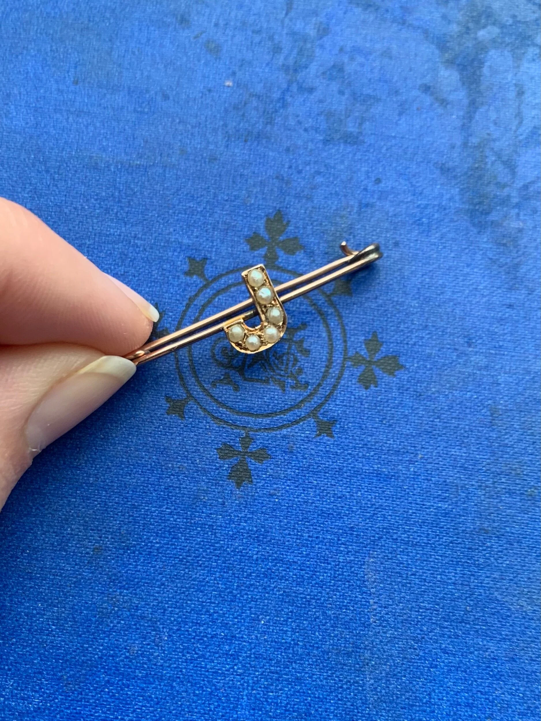 3DD4C6E2-252E-4AF5-AA04-FCCE8E81DD44