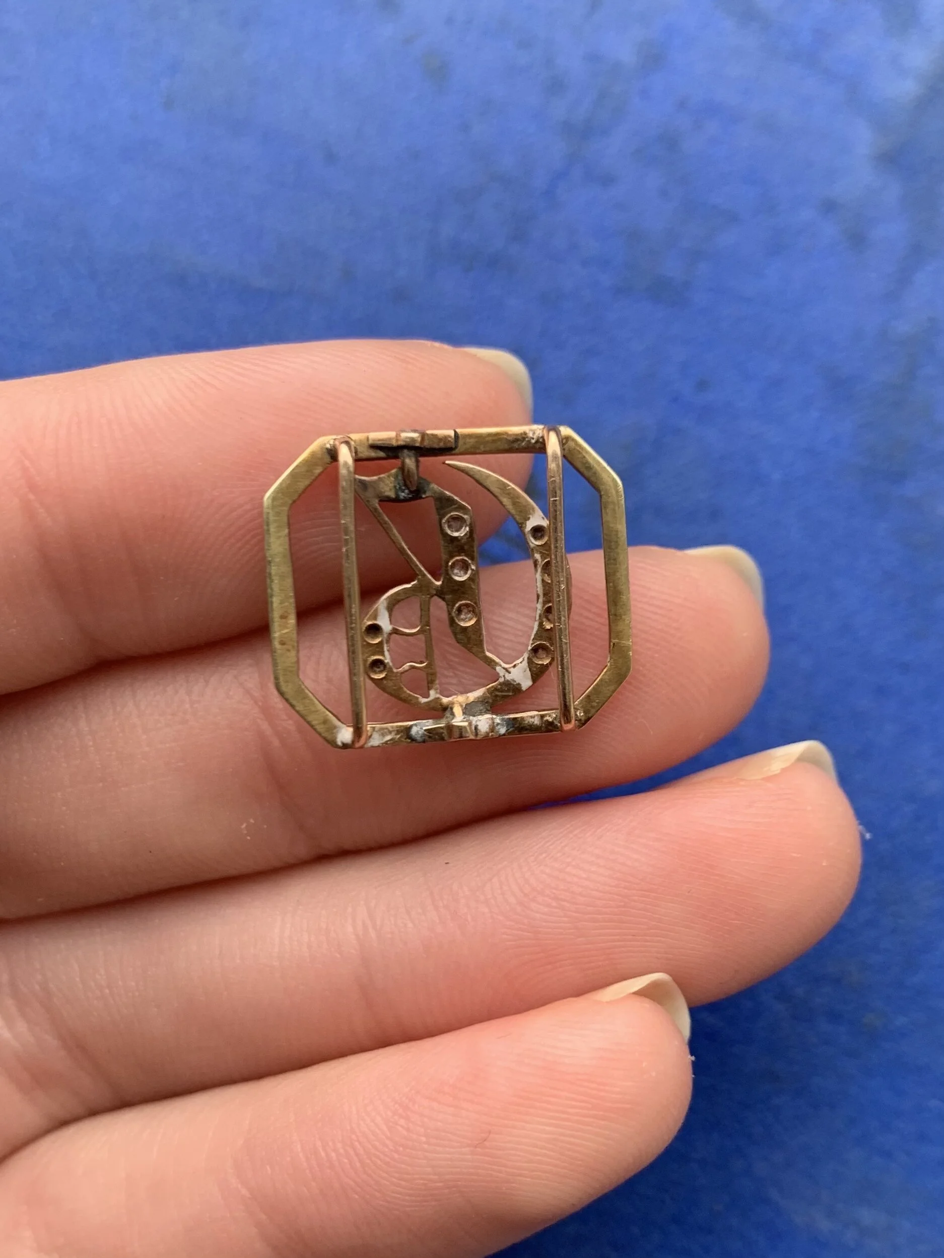 1D808037-2A76-402C-BE68-D0B2B33C946B