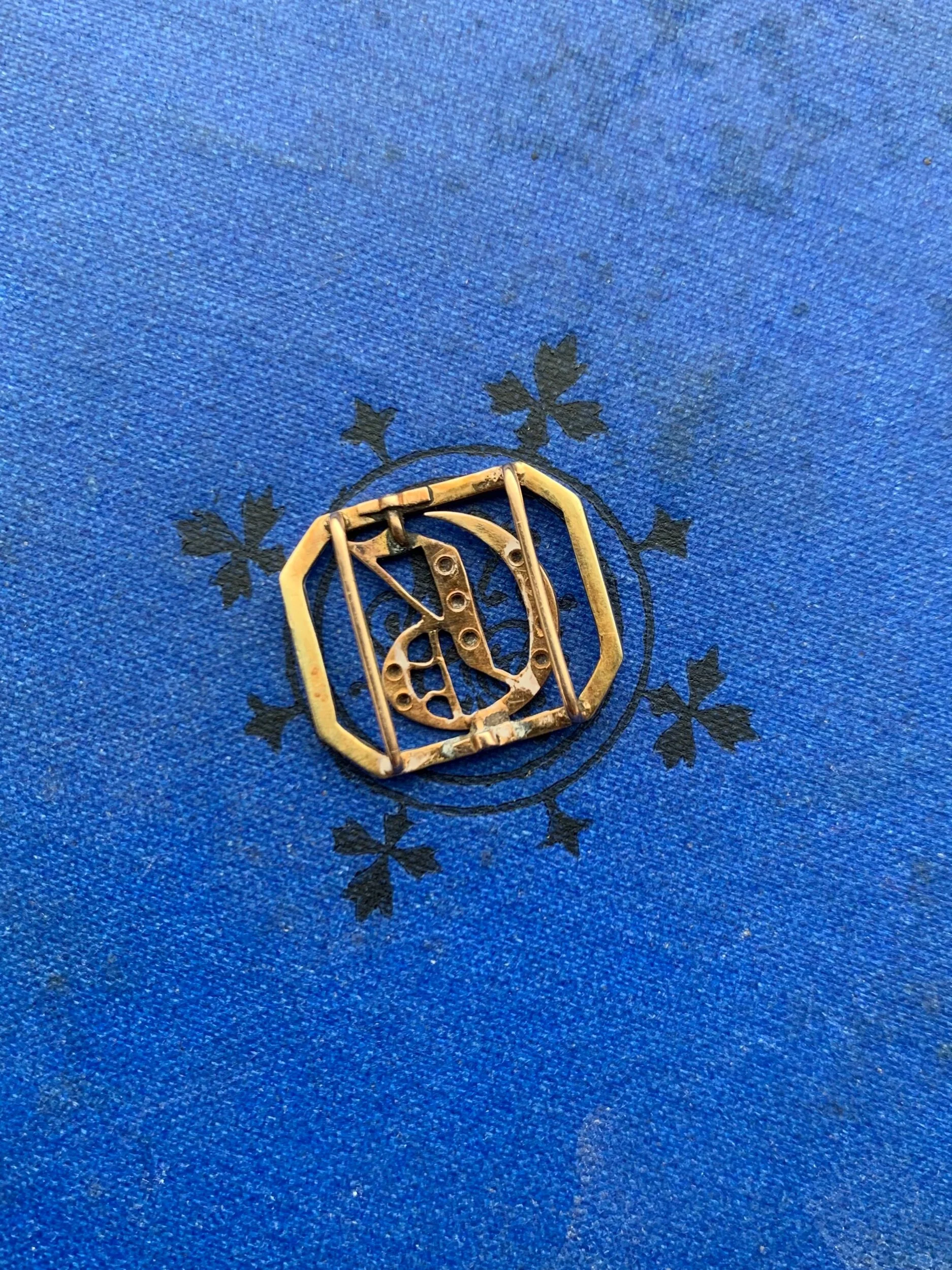 21629FCA-AEF6-409D-ACCC-69CC3E97C806