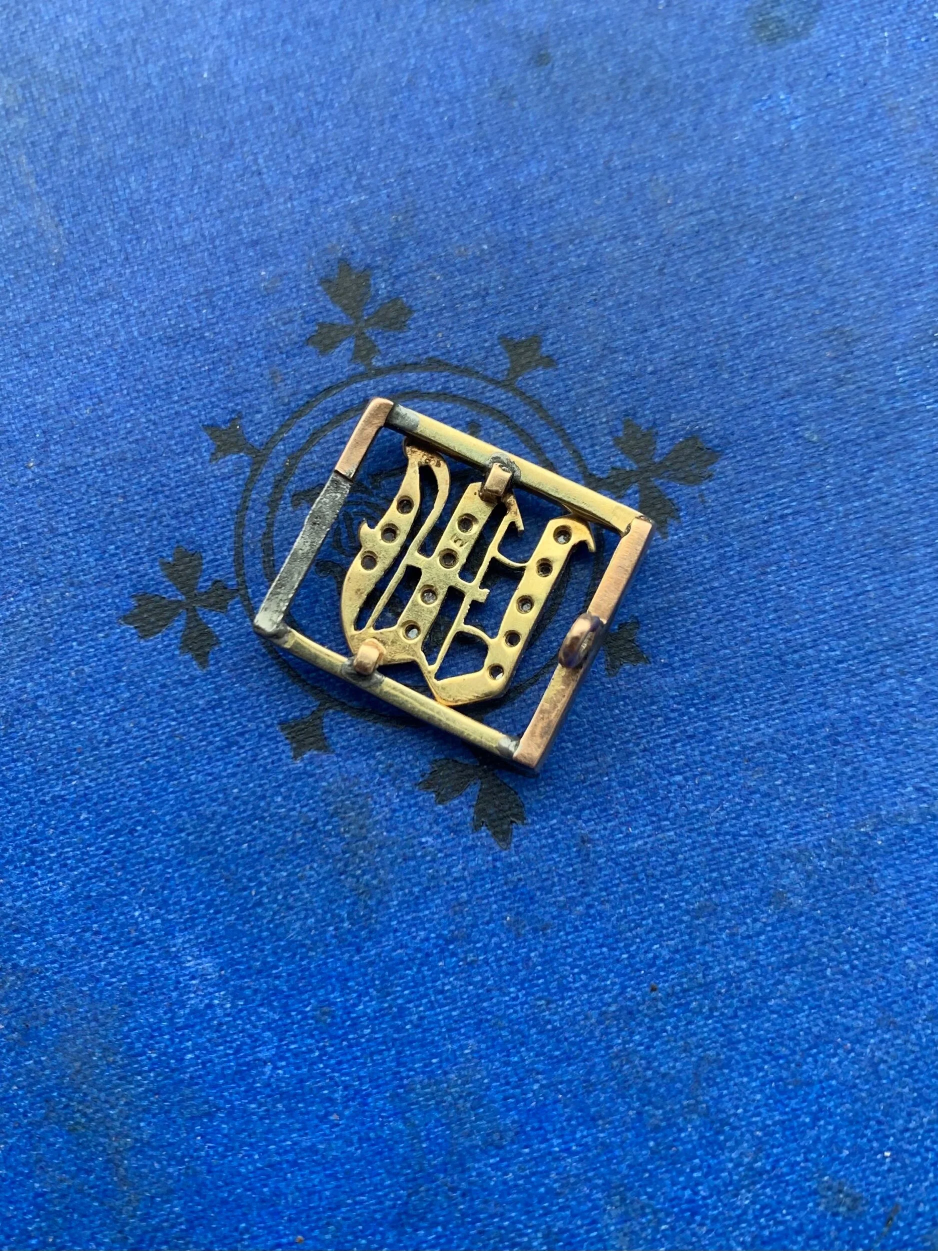 737225AA-18A6-4804-AB6D-DFA25F77917B