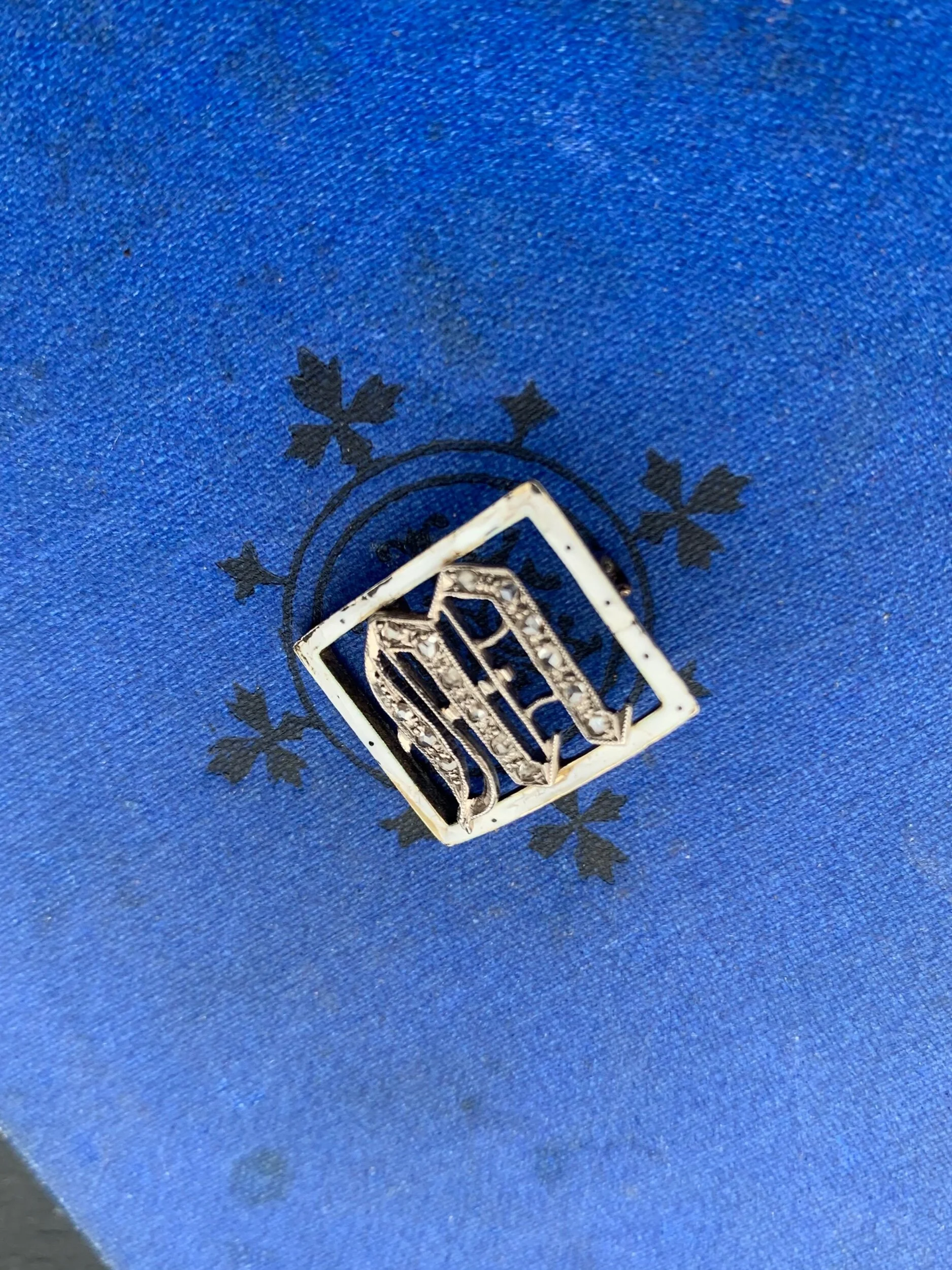 07CD2055-1261-401D-99D4-18FB92B3AE4F