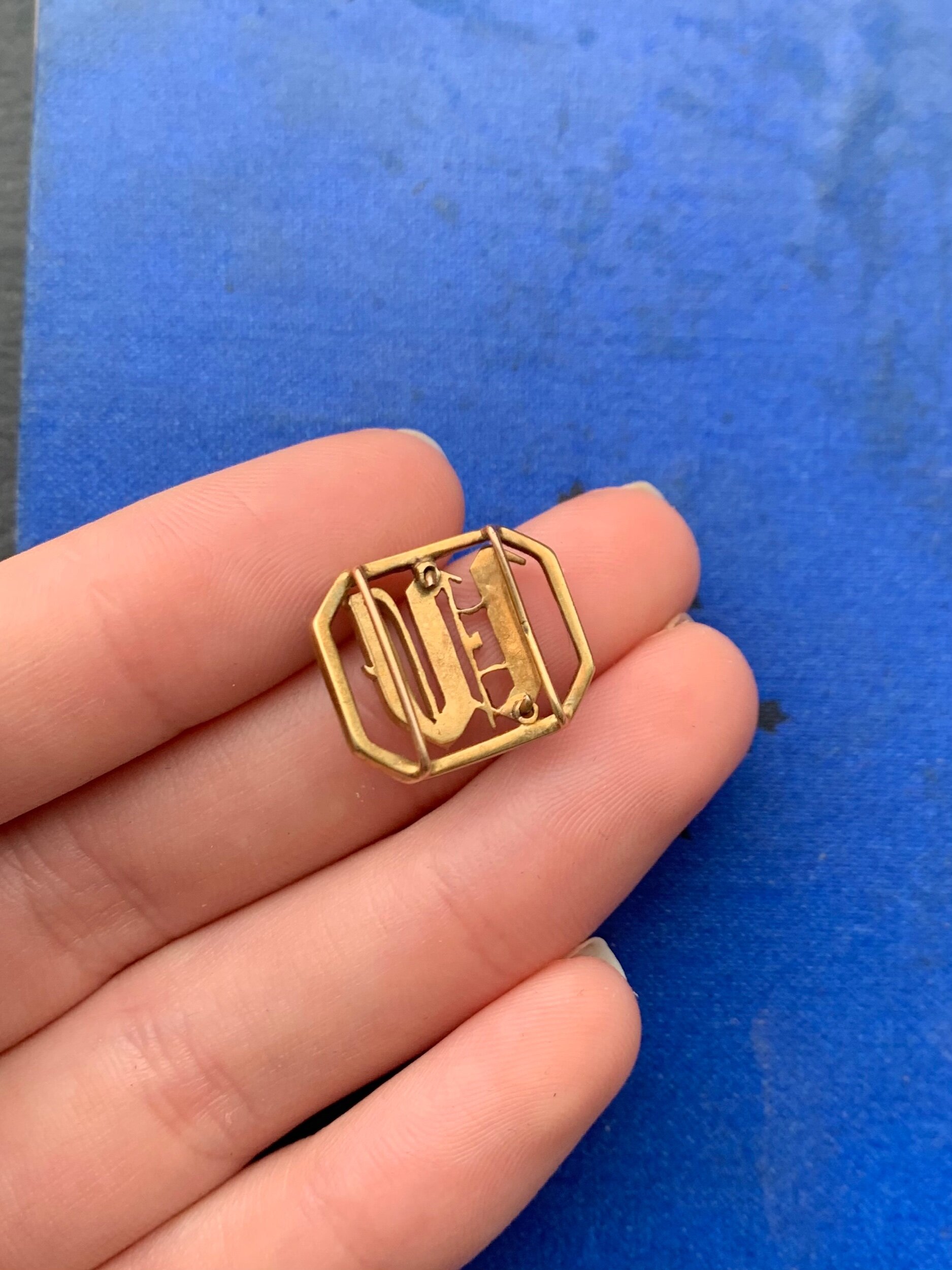 5E3EC70B-6313-402A-828A-BC4AEAB1E2D1