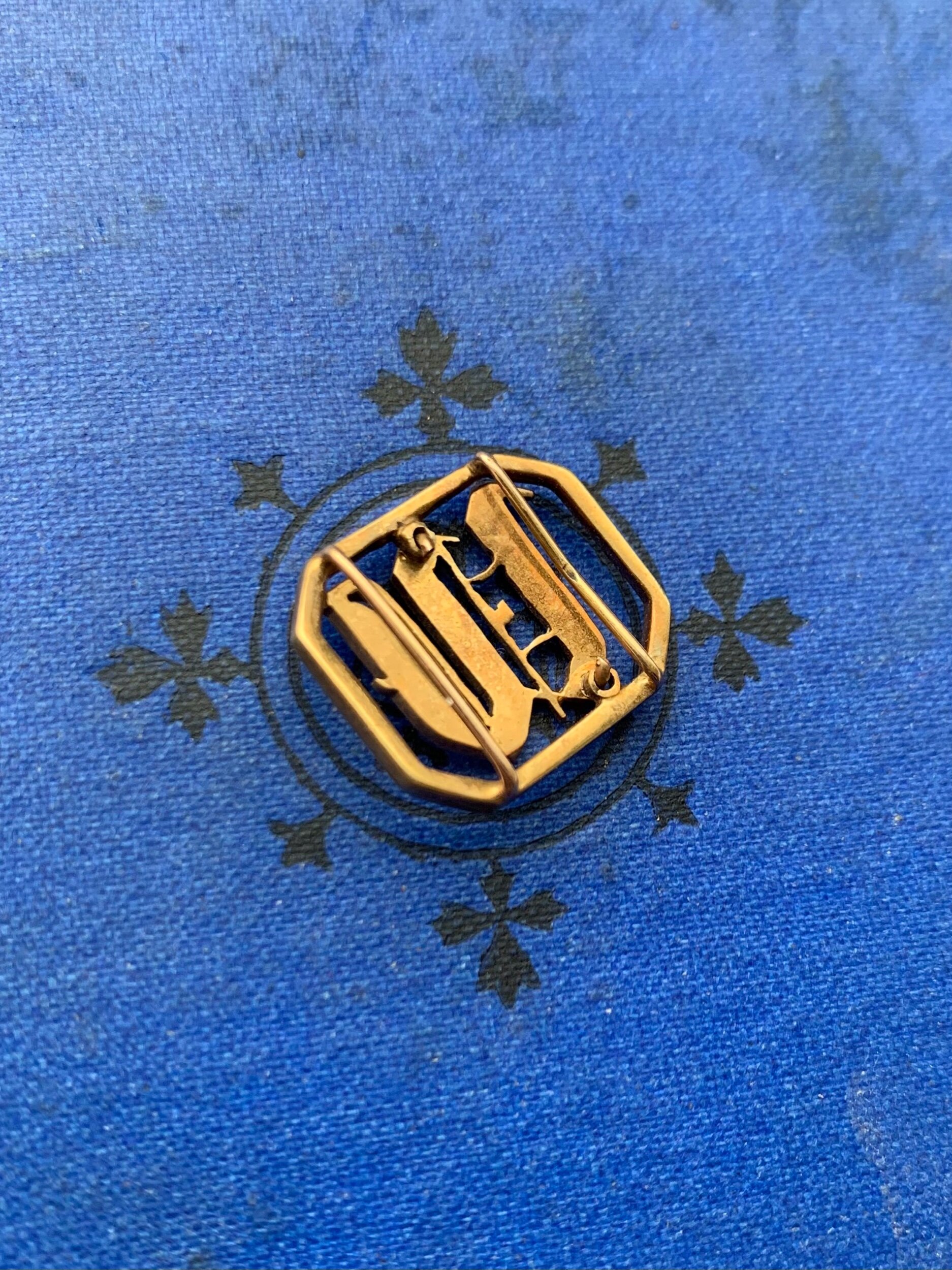 B747A6CC-D732-4A3C-A8C5-AD2BE1178EC8