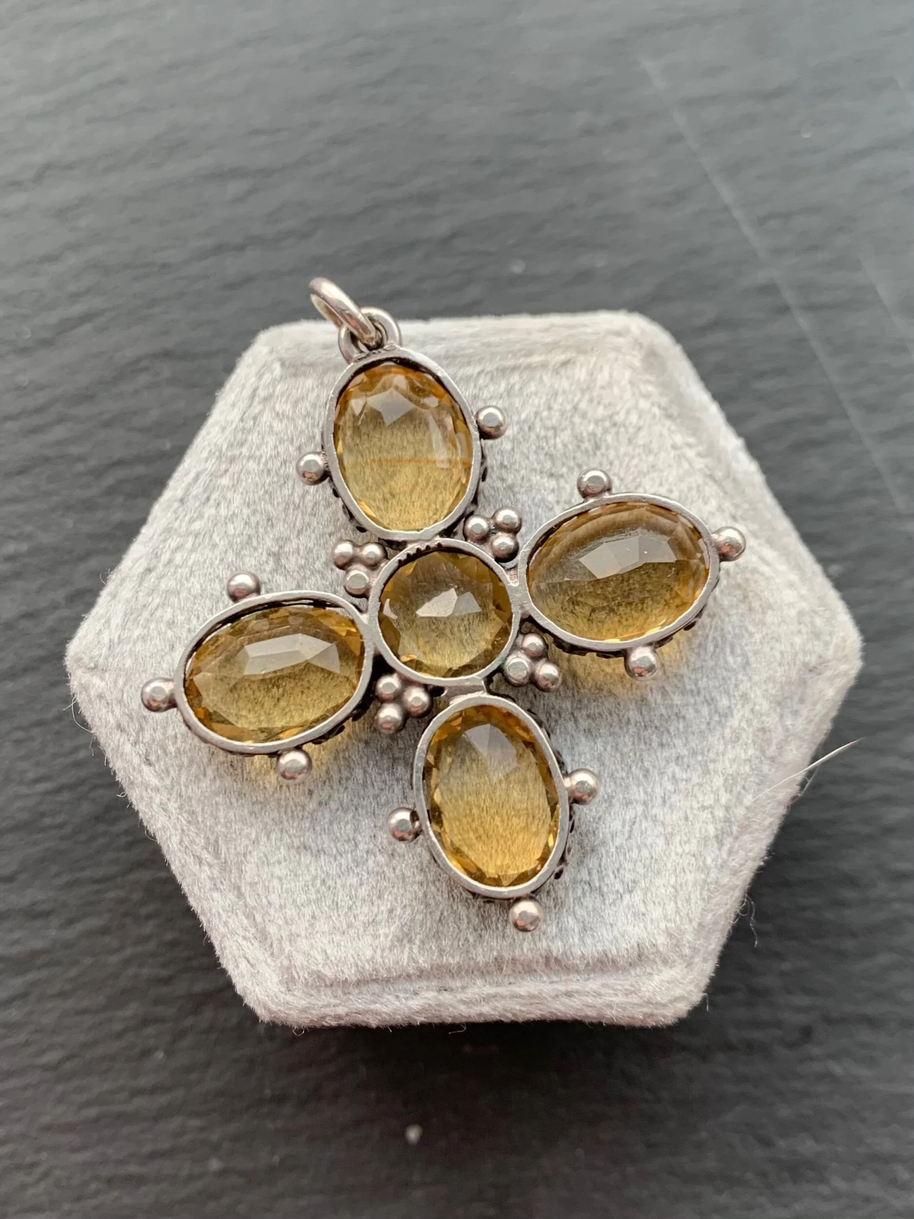 407AD200-77E8-4732-A925-CD59E02765EA