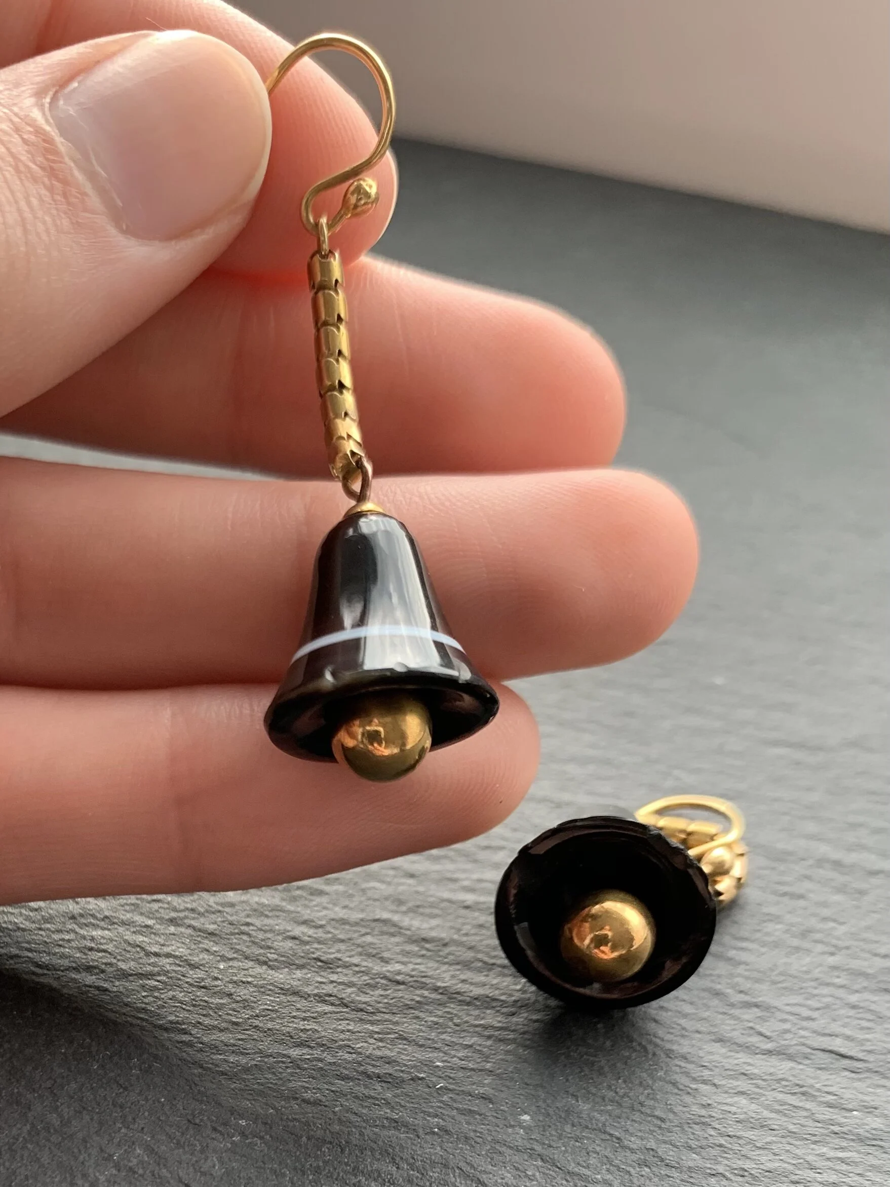 1F27DBB1-90BE-4668-B08C-54E7577BA300