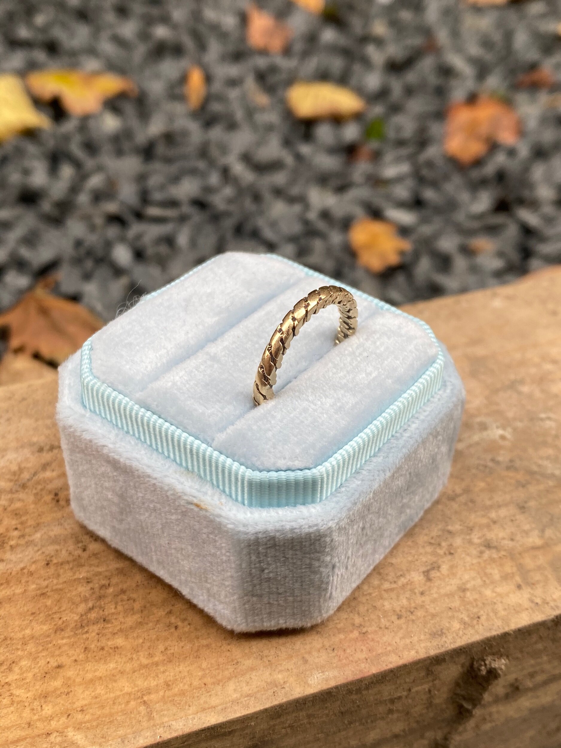 04A400BB-5981-4B16-AEF2-4C23FB02D82B