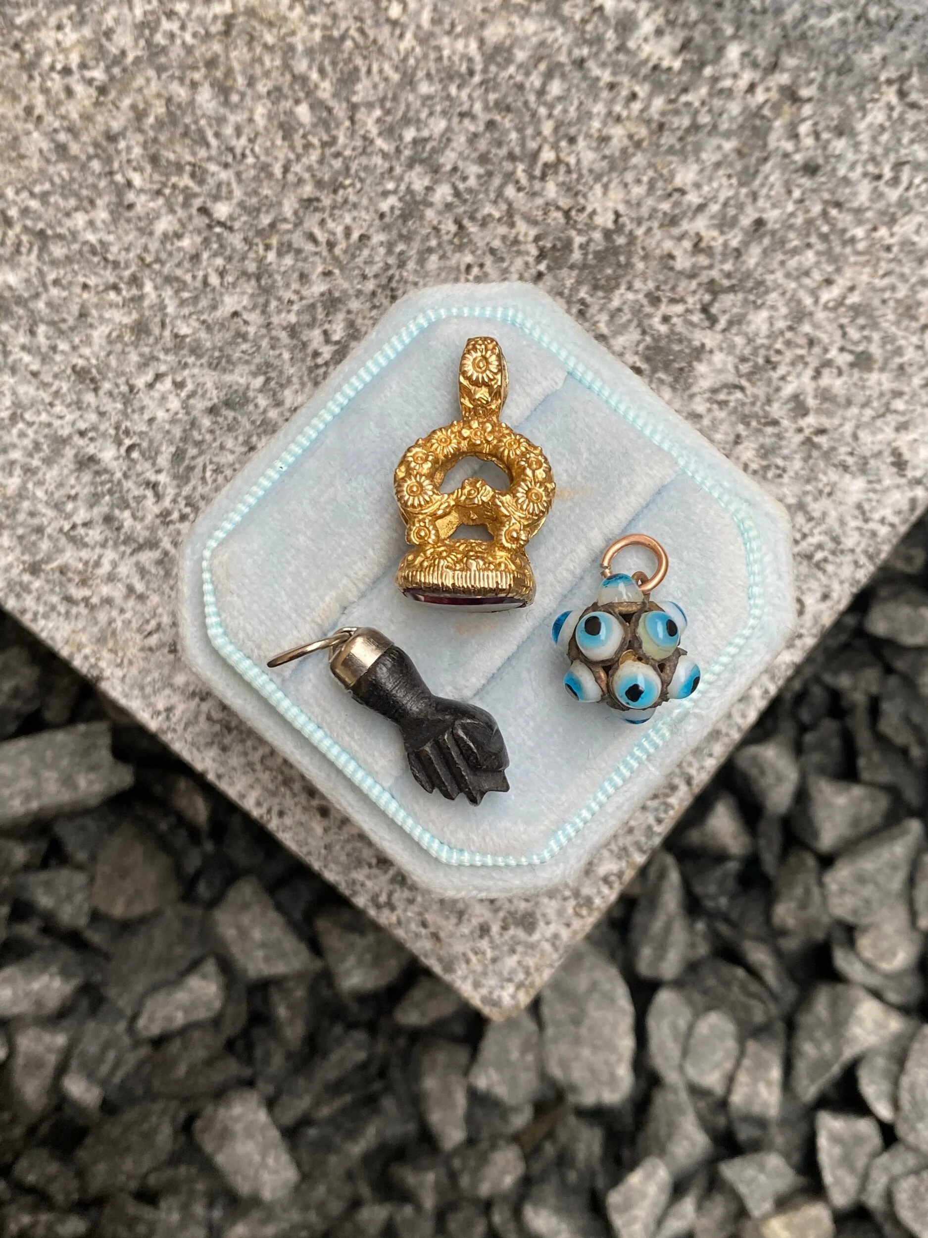 FB05AEE4-89D1-4F36-BB27-D99CD9C209BD