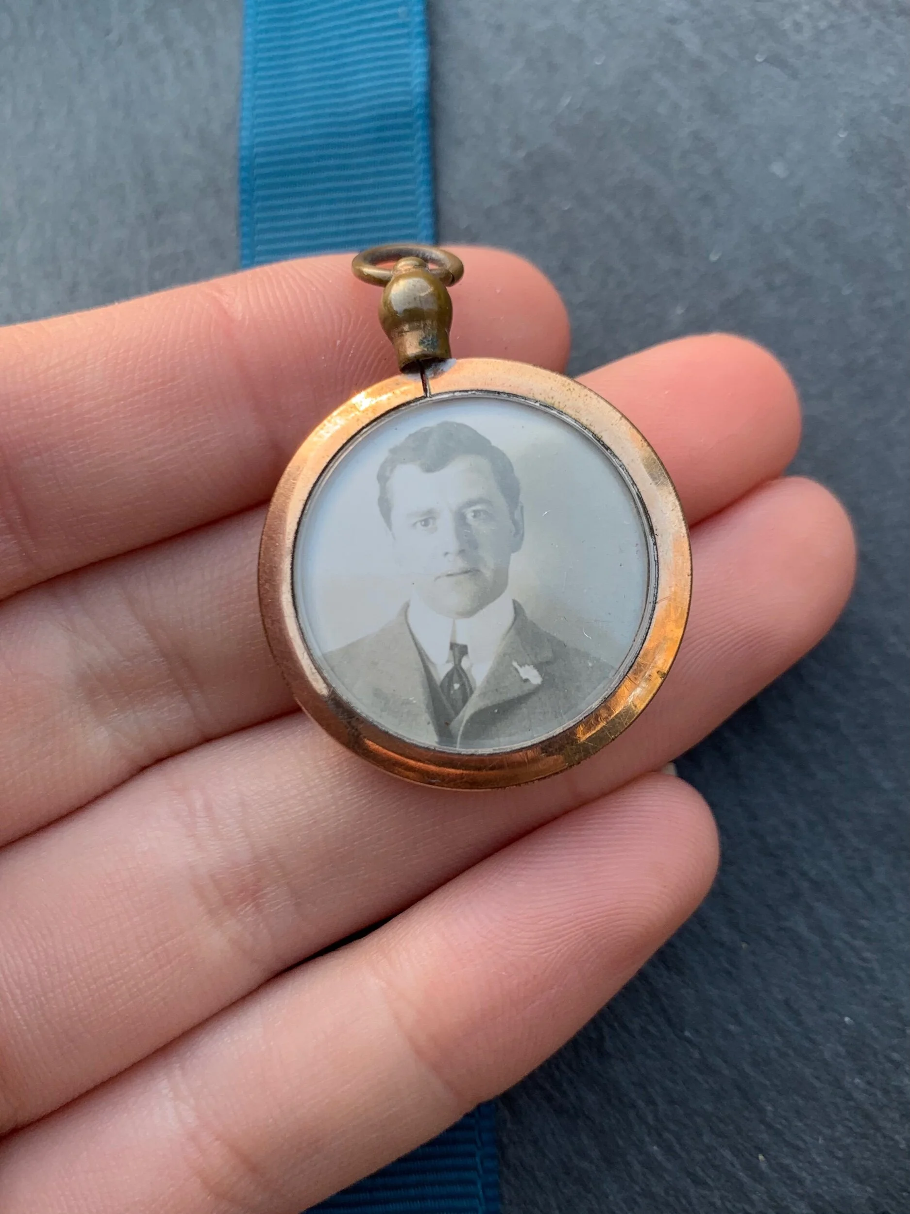 24B08F1F-524C-4052-83B4-B9214C5FC05F