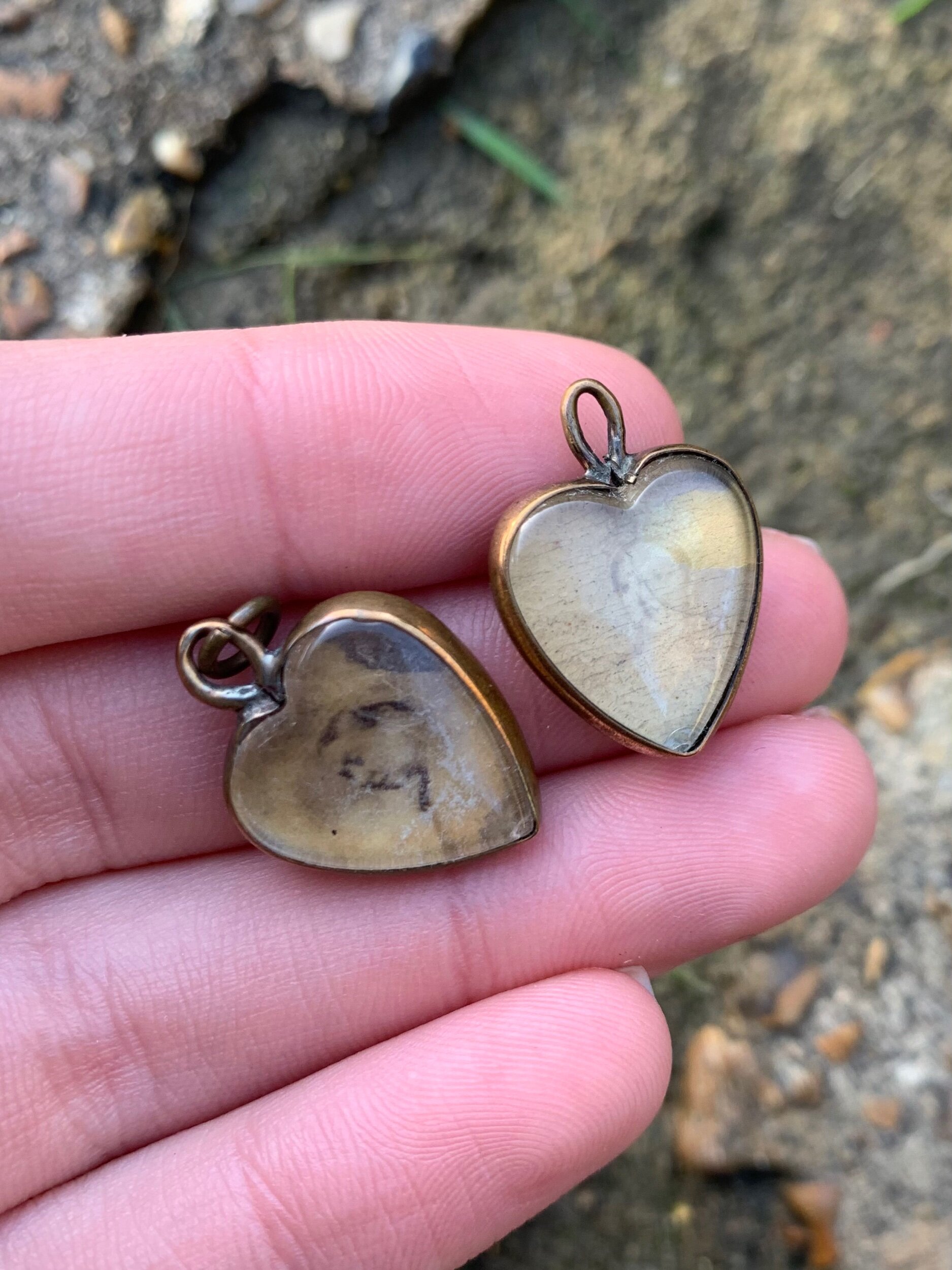 4B89D9F4-972D-4650-BF49-3250123CFCA2