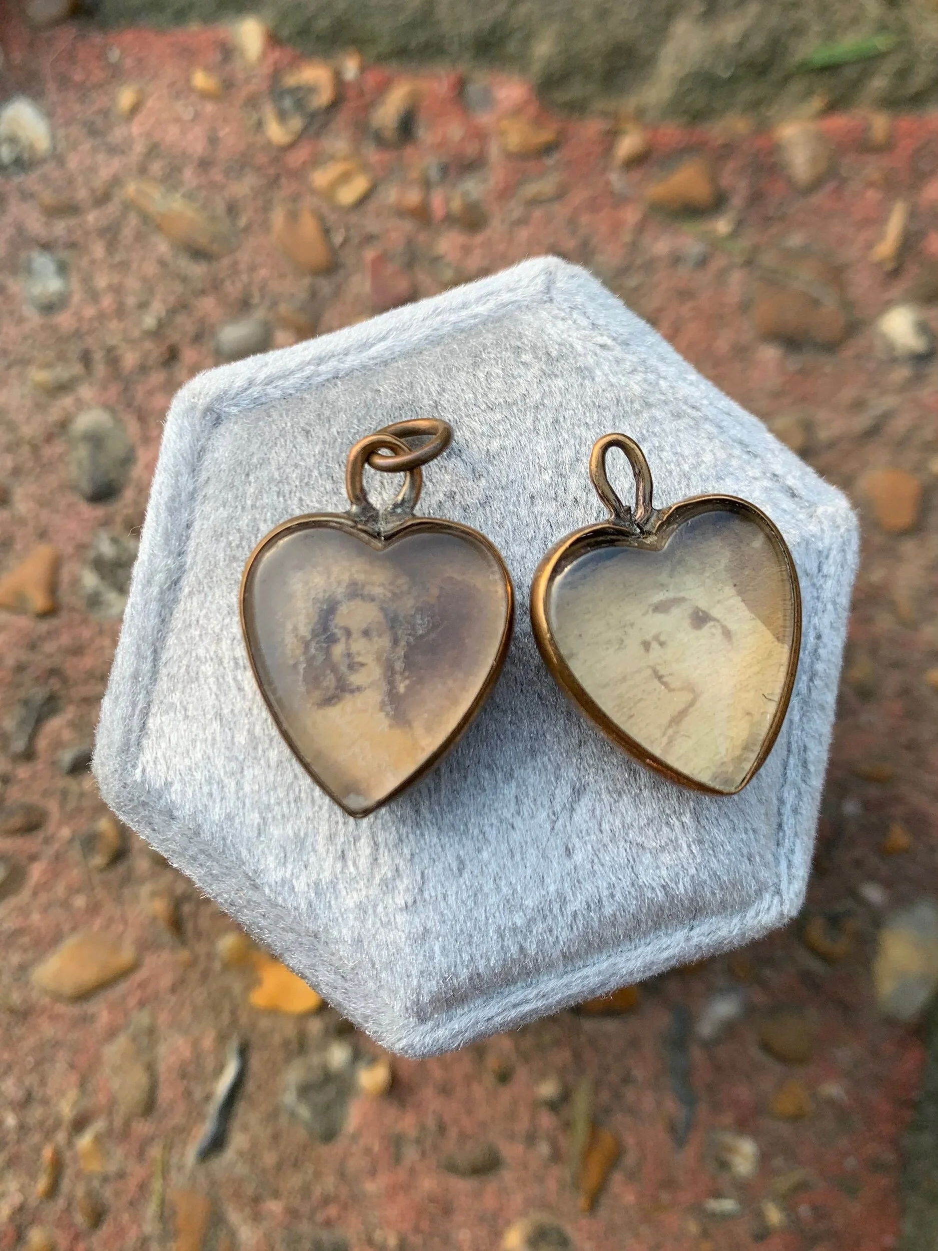 B8434762-12EF-475D-8455-B08F836ADC05