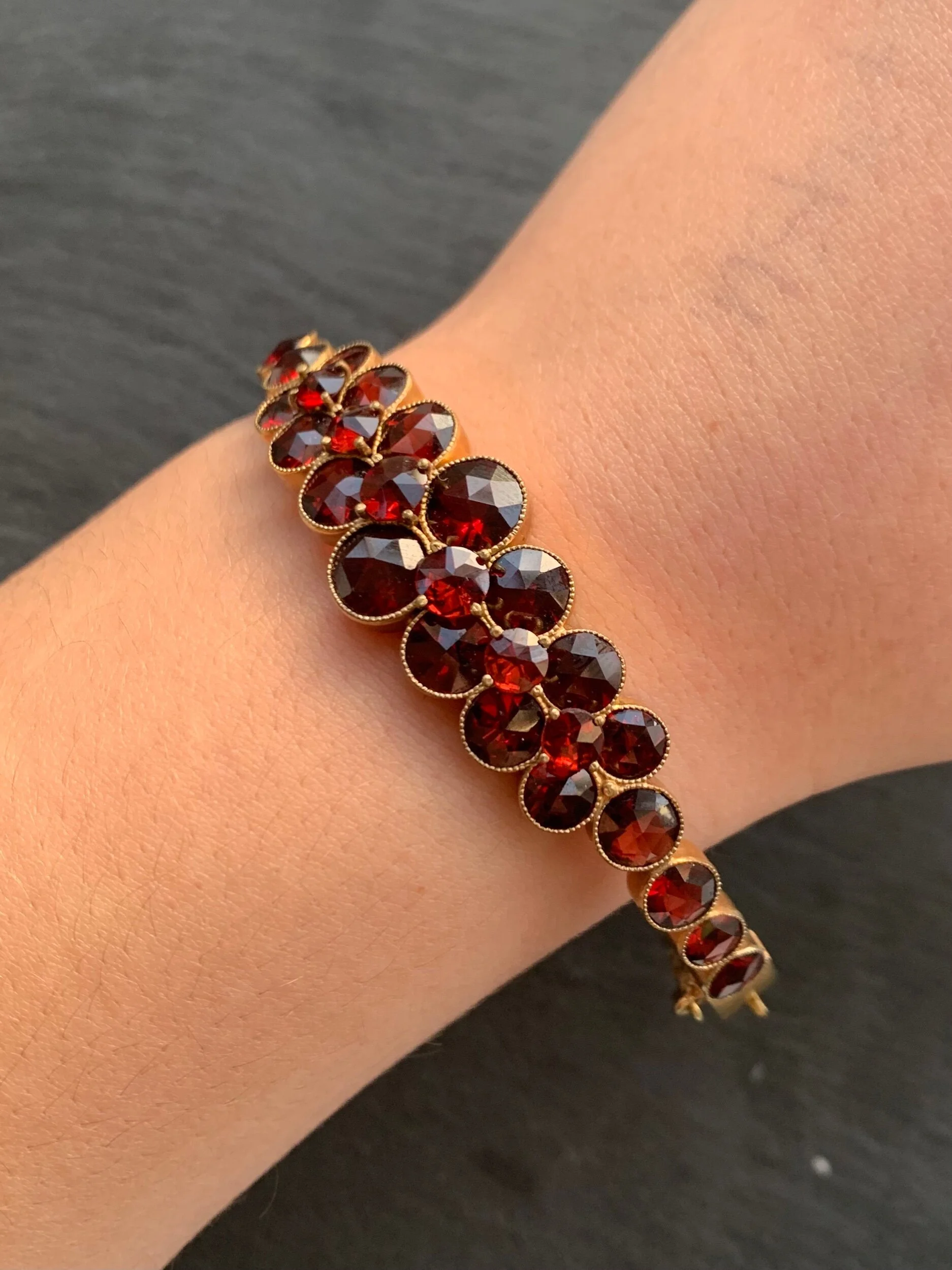 DEC50A1C-E0A2-4C65-8C95-B3672E60C68C