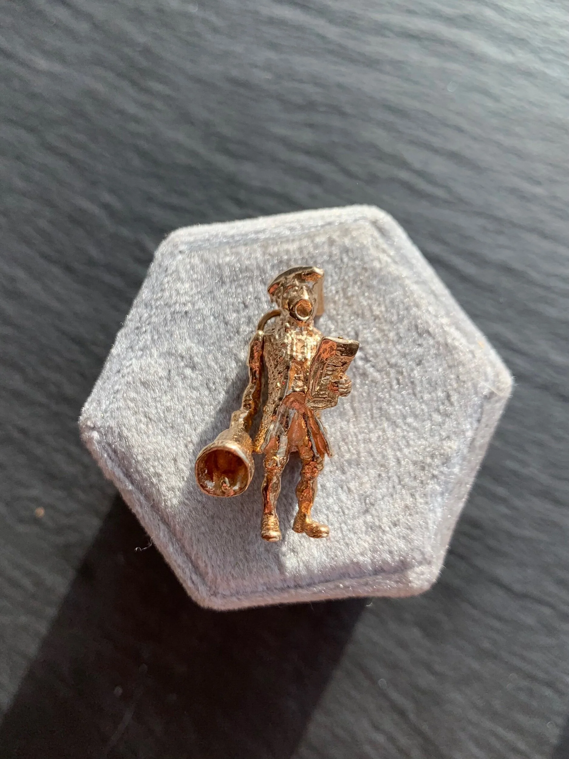 B2144EF9-1004-4D2E-B333-92AC77C426A0