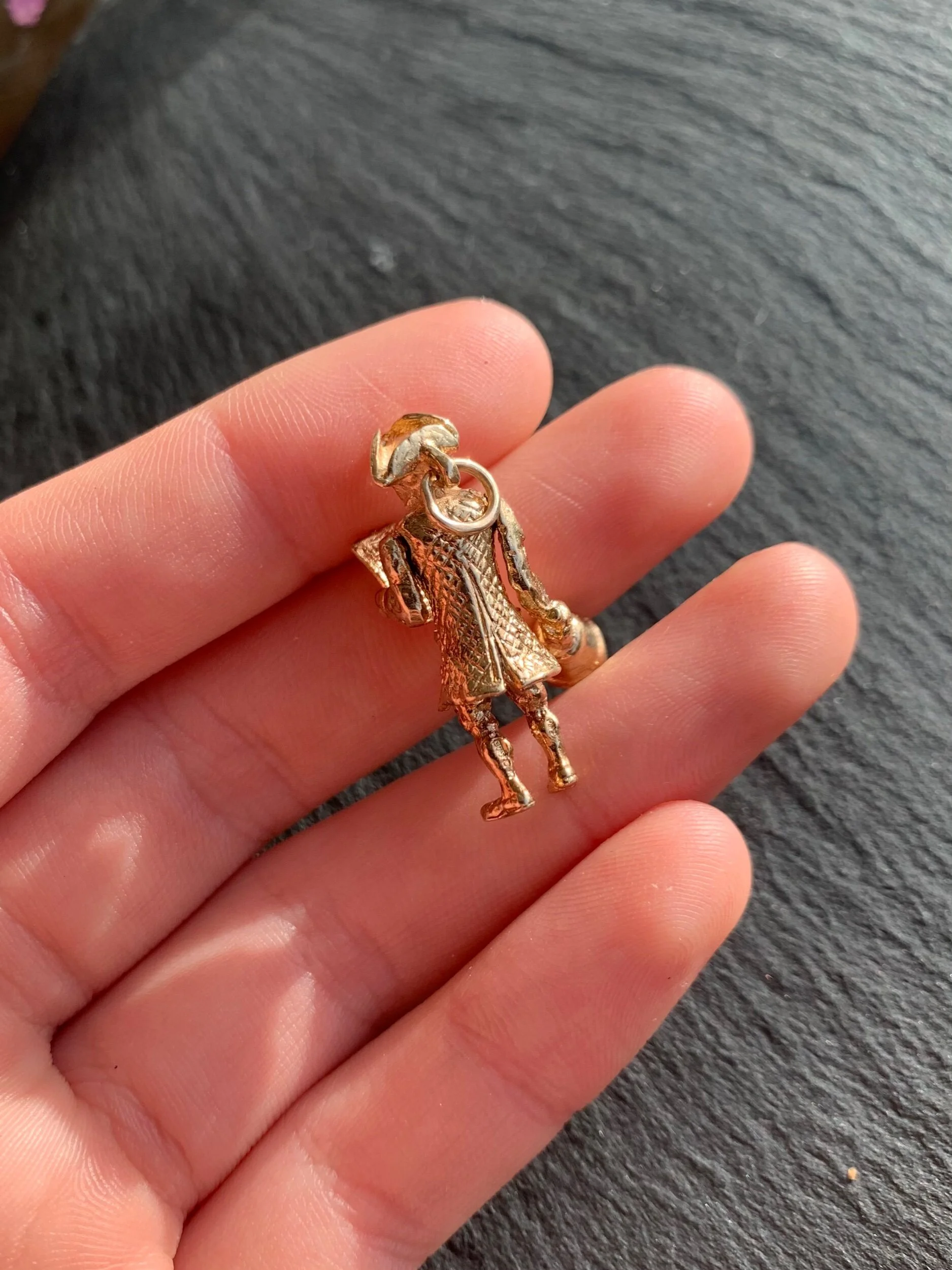 CE7792CC-DB7B-4BB9-B6ED-30DDC1EA5DAC