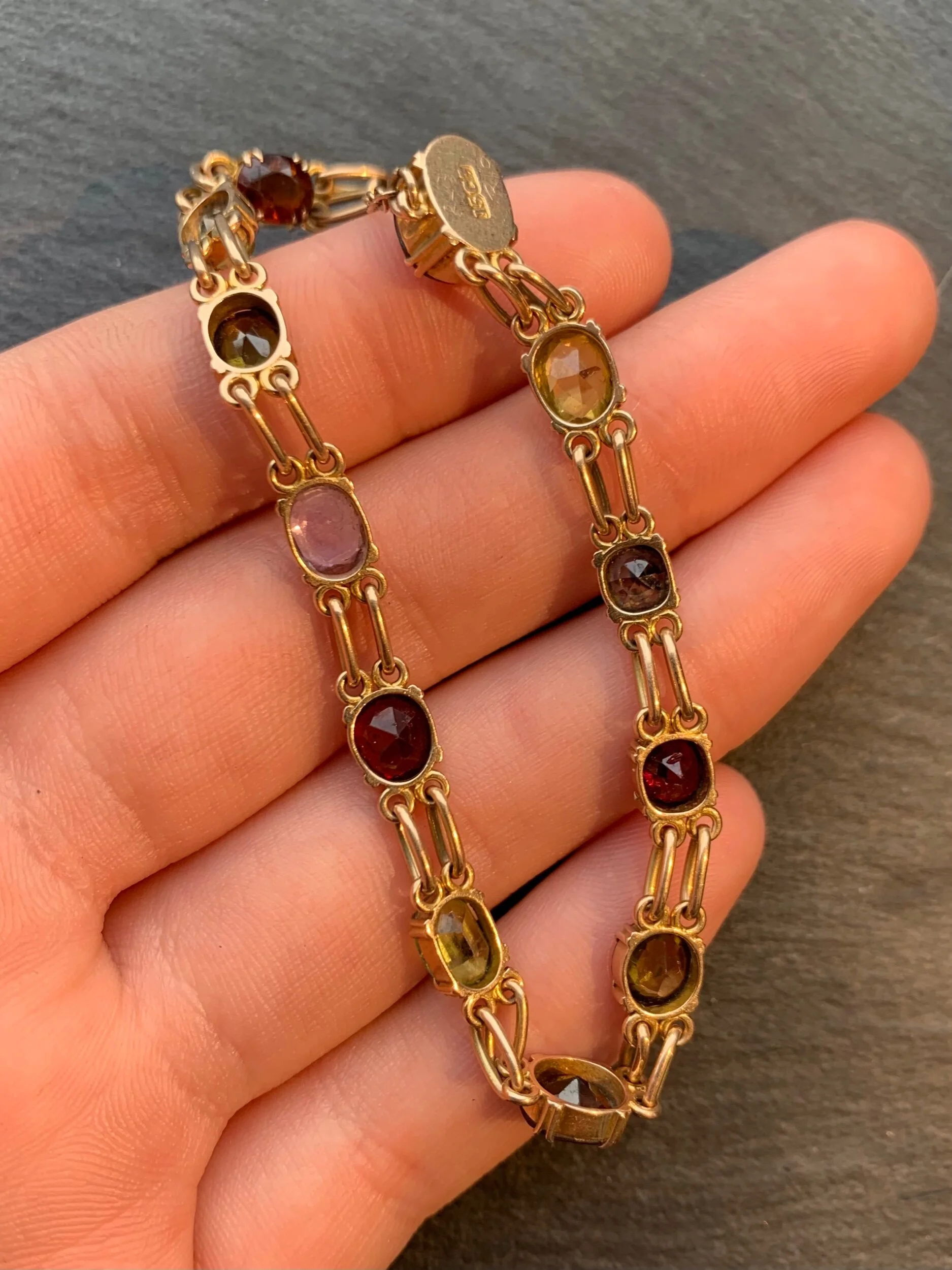 AF2A5978-7ABB-4EB8-A5B1-286D0410FFE0