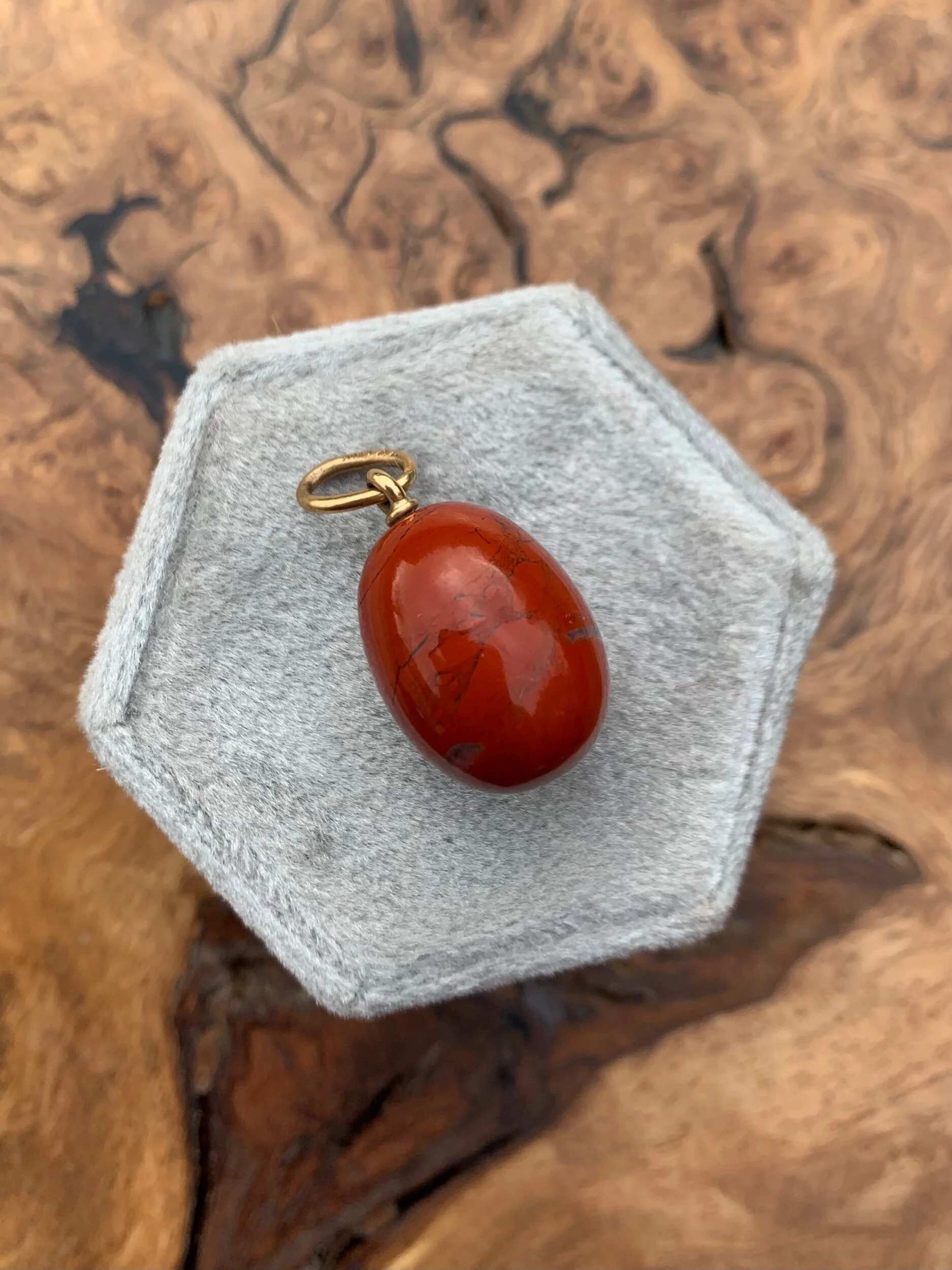 BB9A6C0A-6BB4-4D44-BC7C-10D6A874F8BD