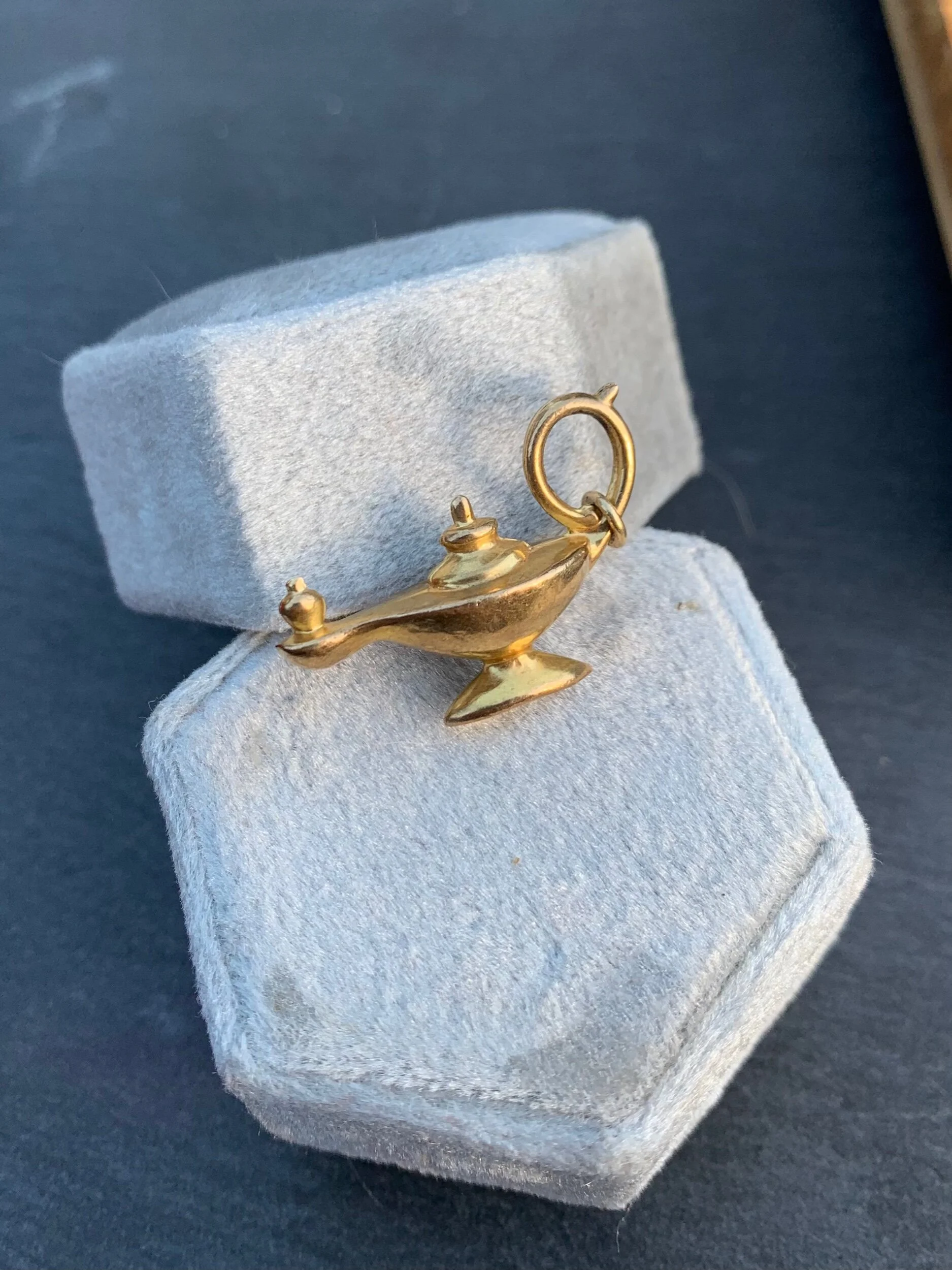 DB020631-C54D-4616-A2B2-8C56D68B02FE