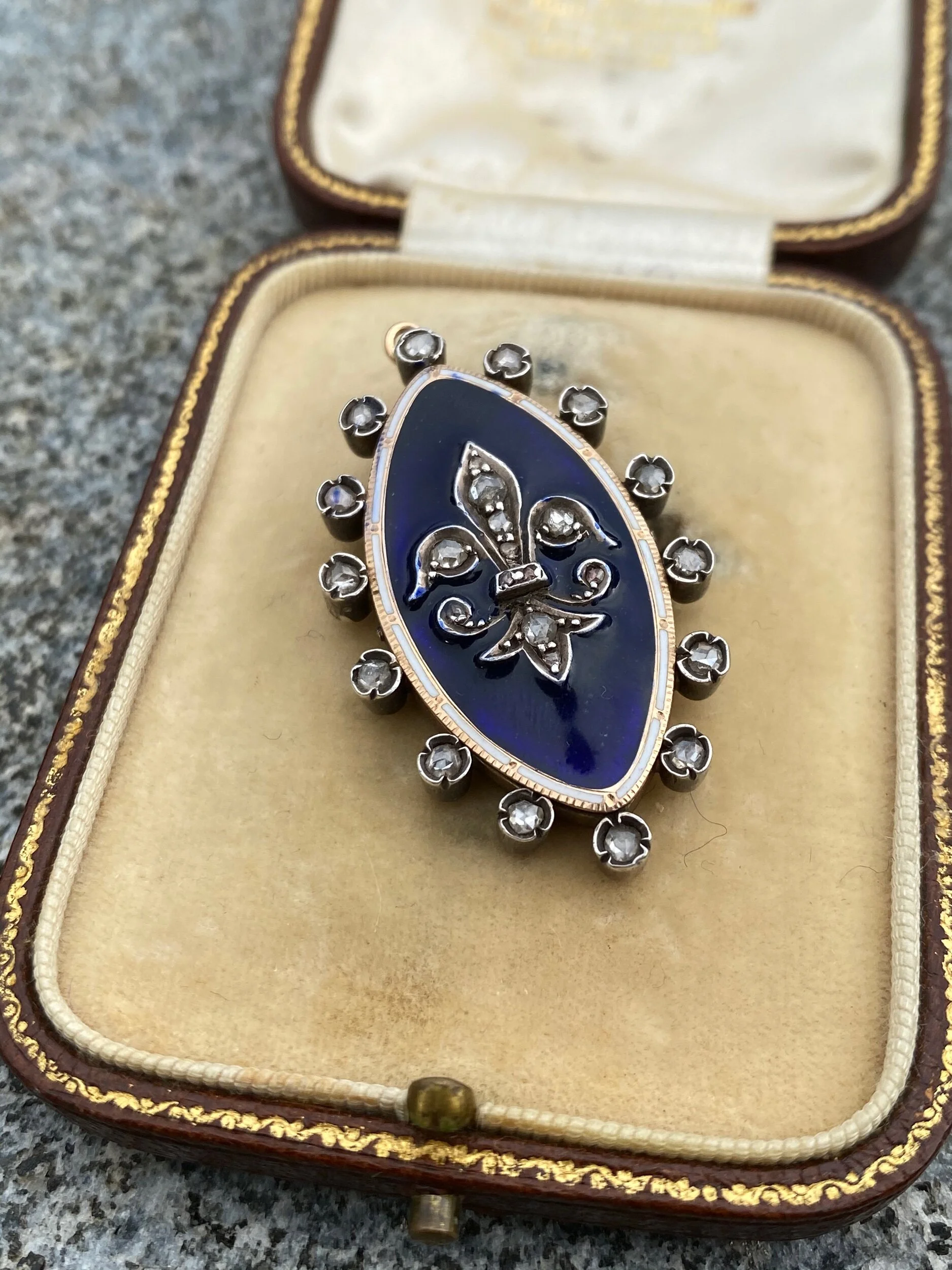 EE5CD30D-0AB5-4942-9A07-C6E049213E01