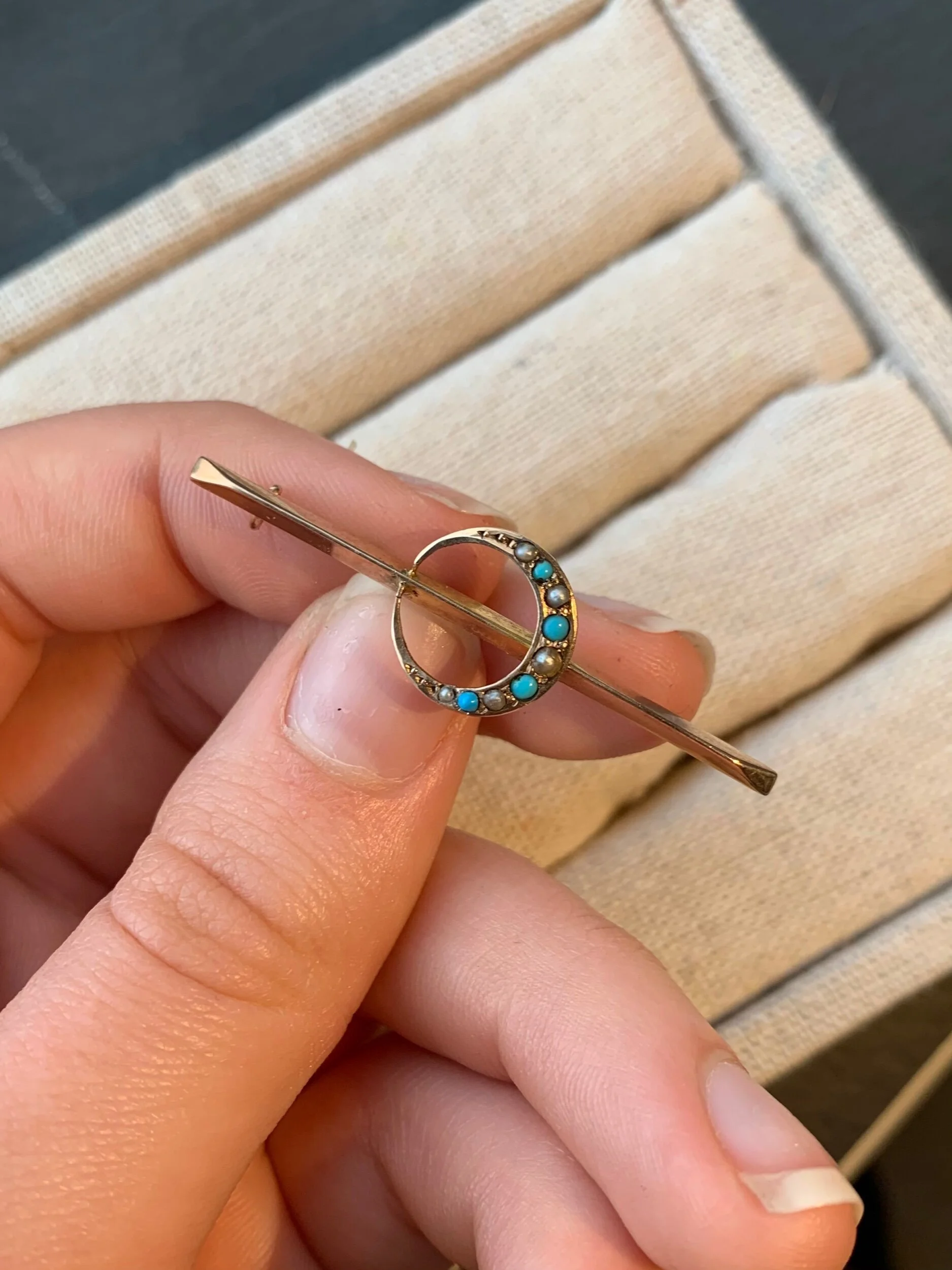 6651FC2B-0654-48E0-92A5-7B05496E5B25