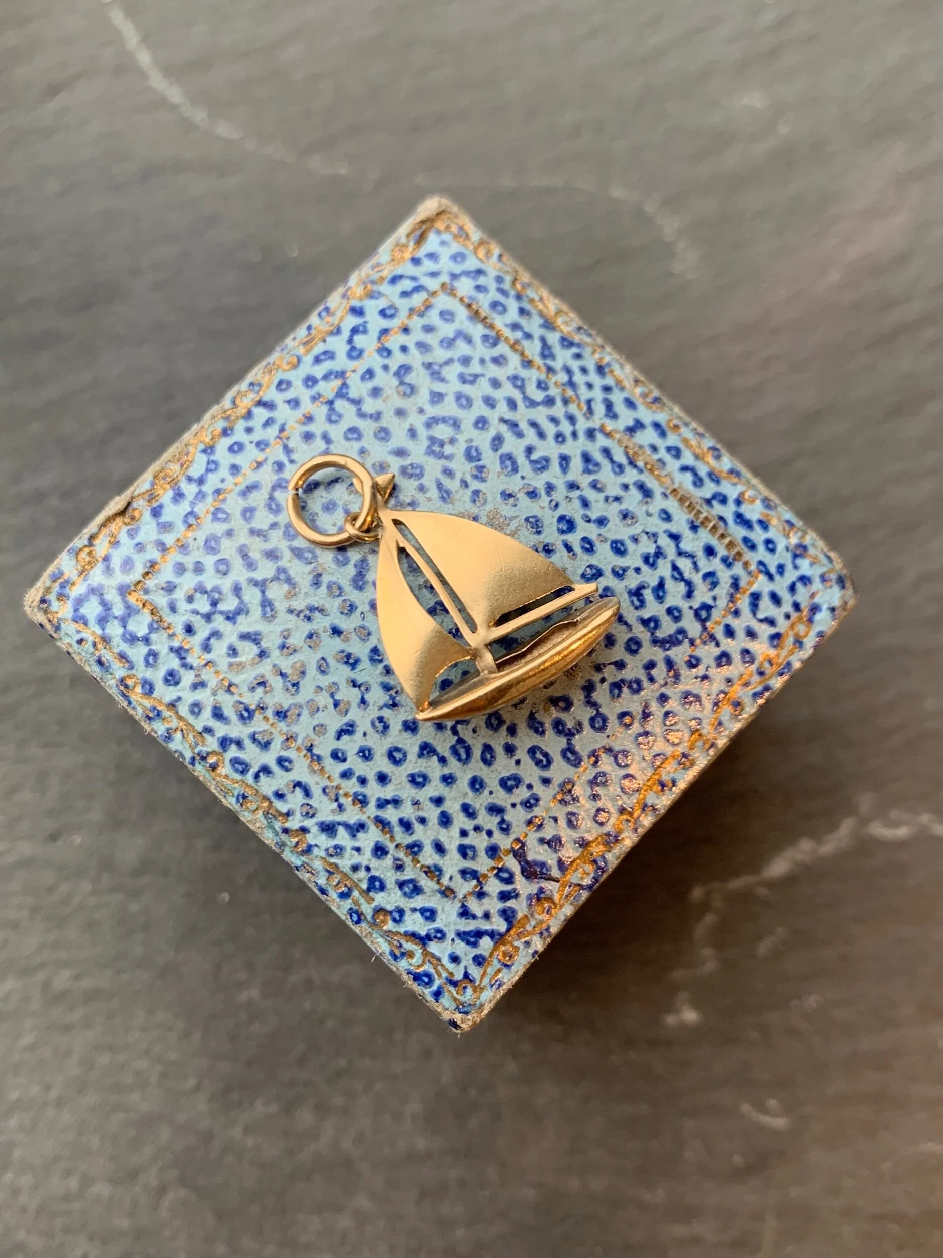 F13B0908-EAD2-4F2F-84EA-317117C0C3A4