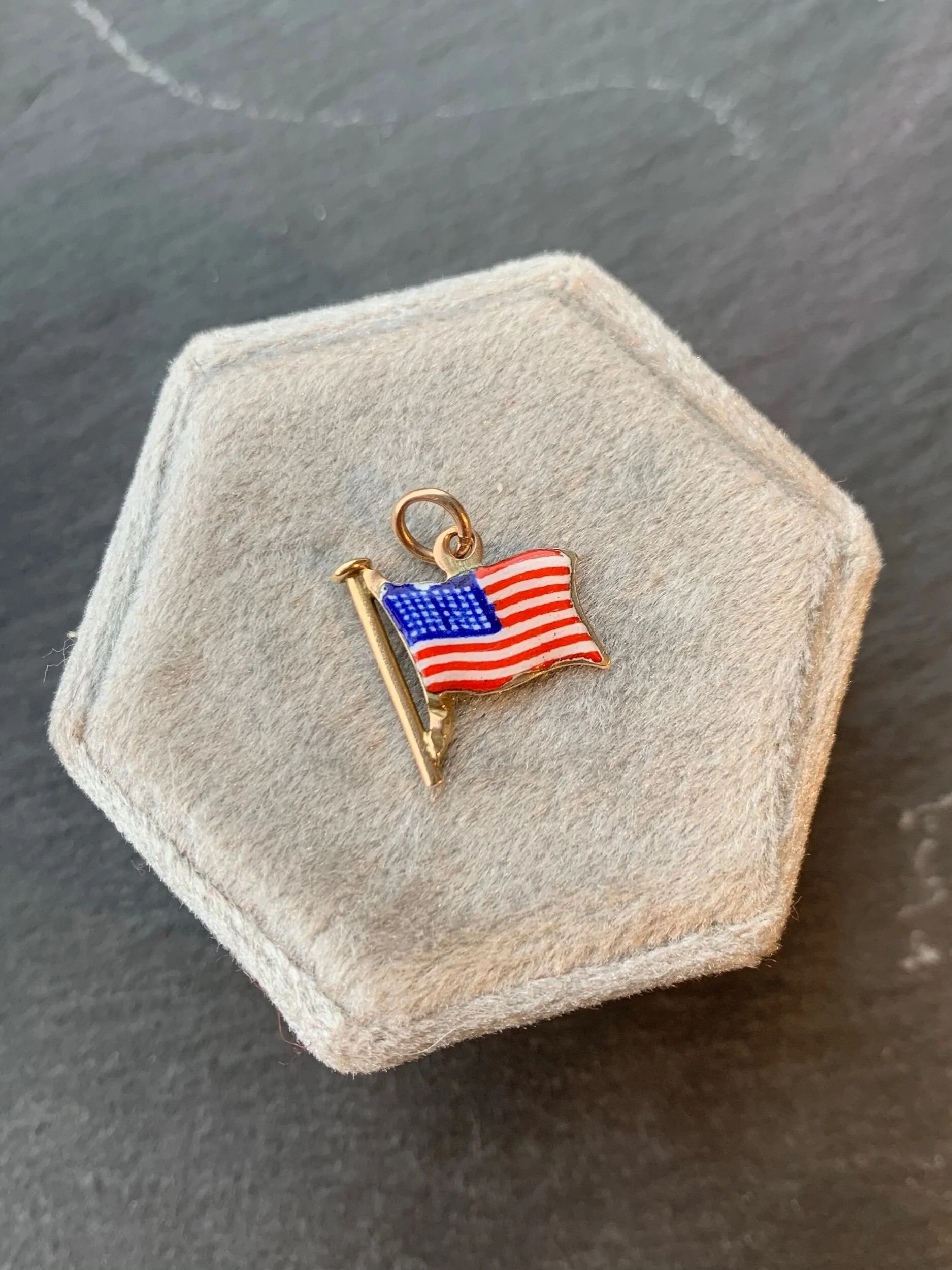 F2933030-3785-4A8E-83F2-B013F7A4E16B