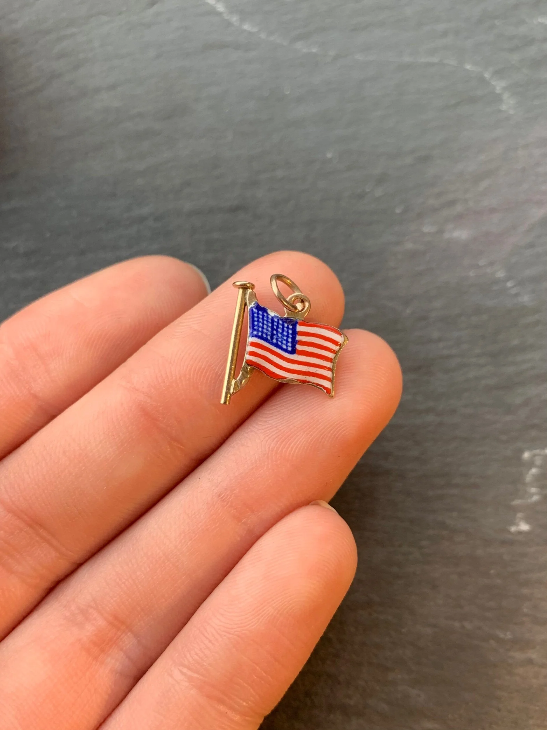 0DAC69EA-55E9-41D1-B1E4-C6E82626C0D1