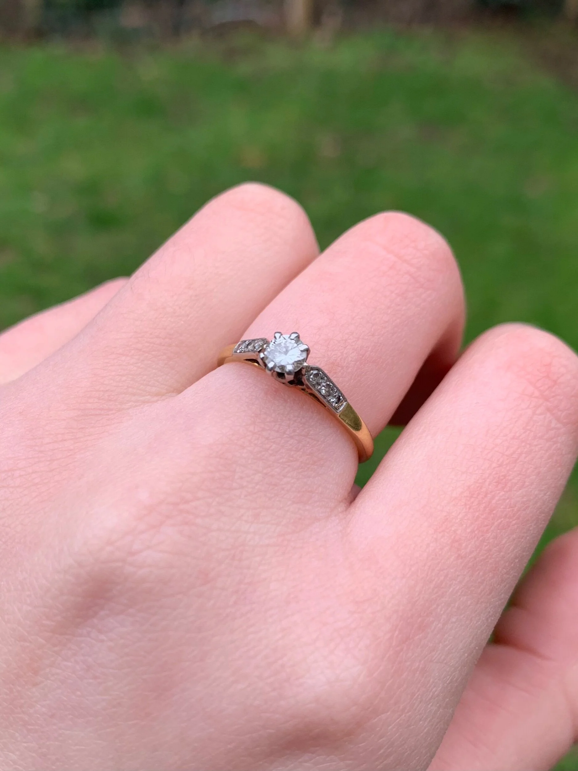 6DFF3E35-E119-467F-B9F5-9D669755F2D8