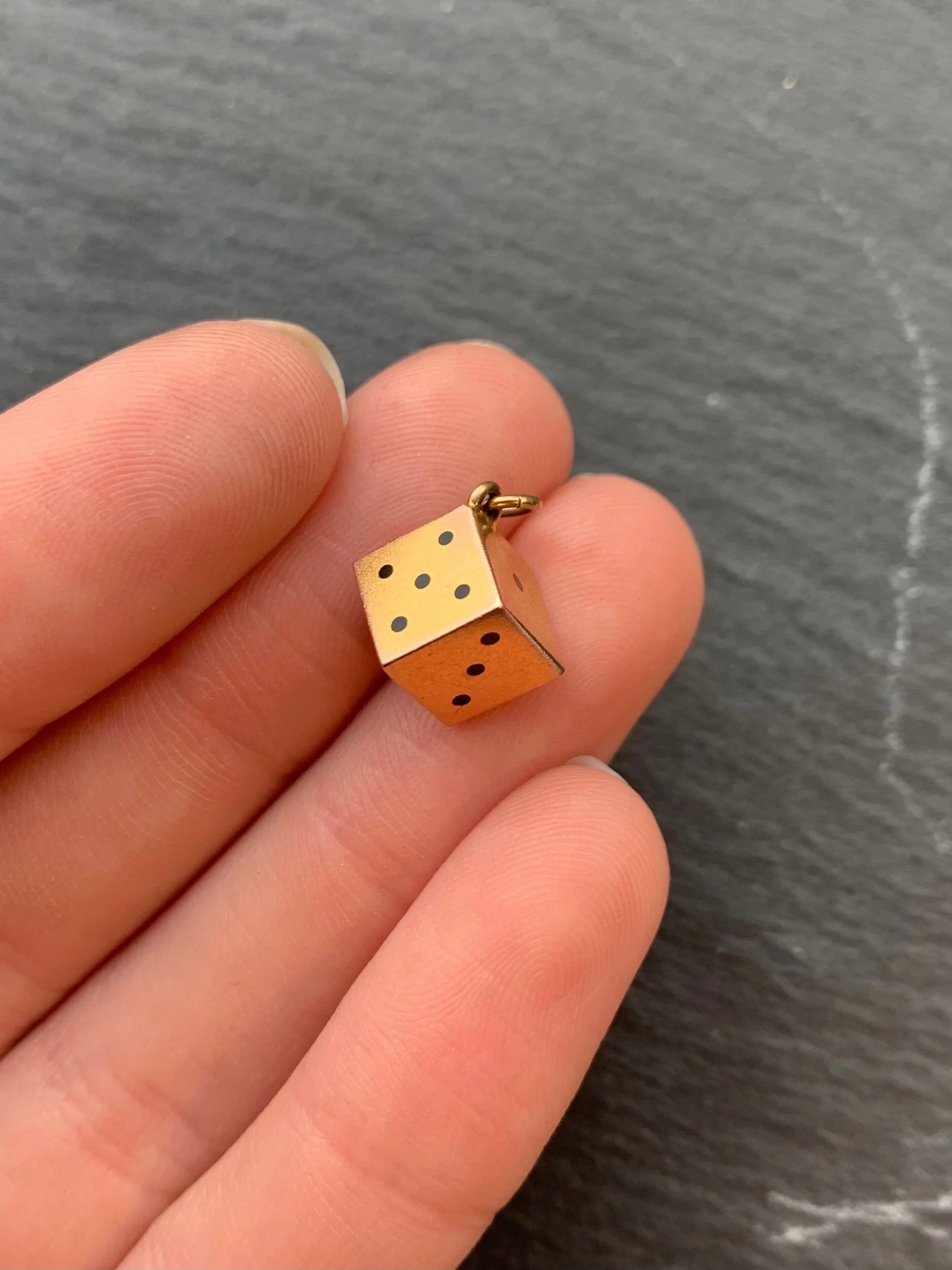 A6335E75-D6D0-46D0-9076-9F4361CD42DE