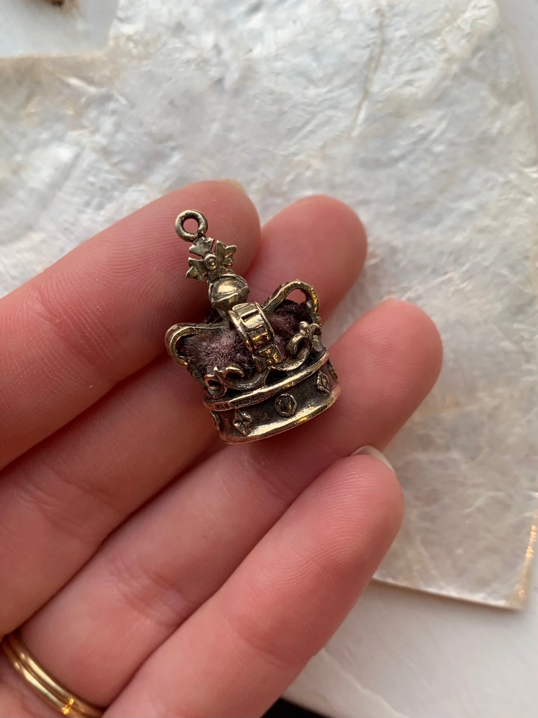 FF4881BF-AF5A-4D6C-8321-AF2EE6C3D939