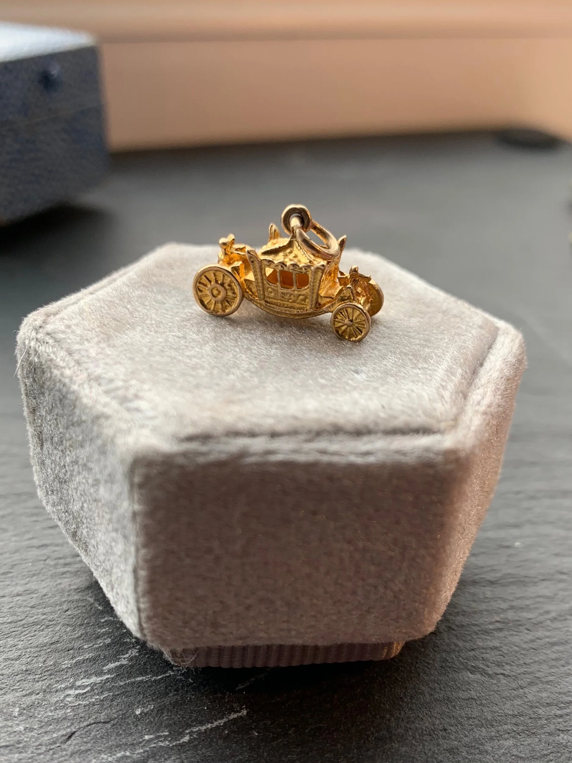 B91E0E85-2ACA-4302-B266-32DED38790AF