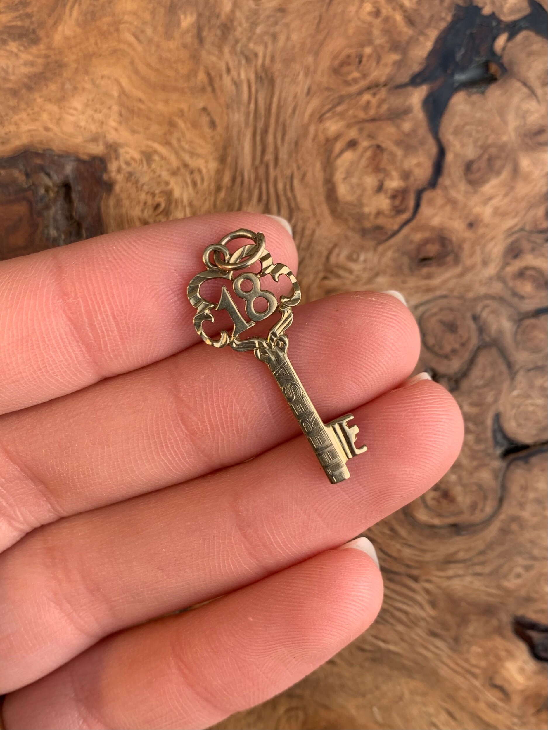 9E869FA5-B8F8-4635-B311-A63BEF51DDB3