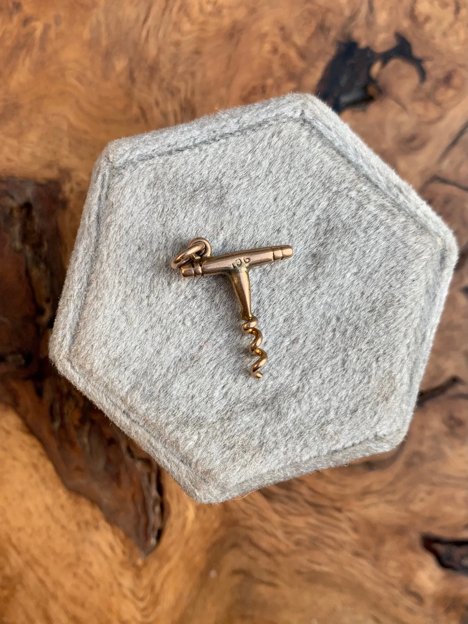 FC91E197-F25A-4603-AD0A-0513B7B04DC5