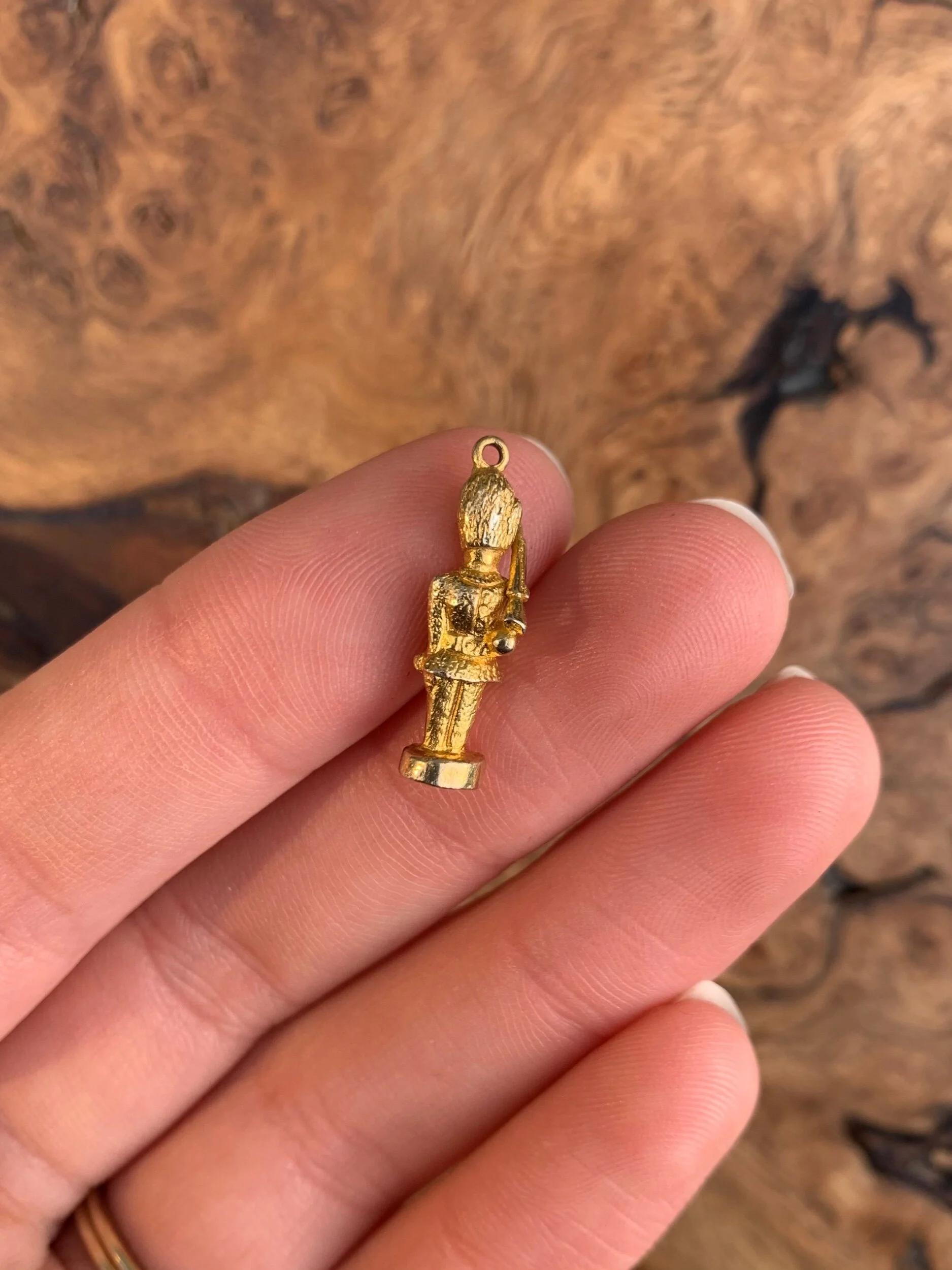 870FCCCD-B9F5-471B-9648-EA1578A82FB5