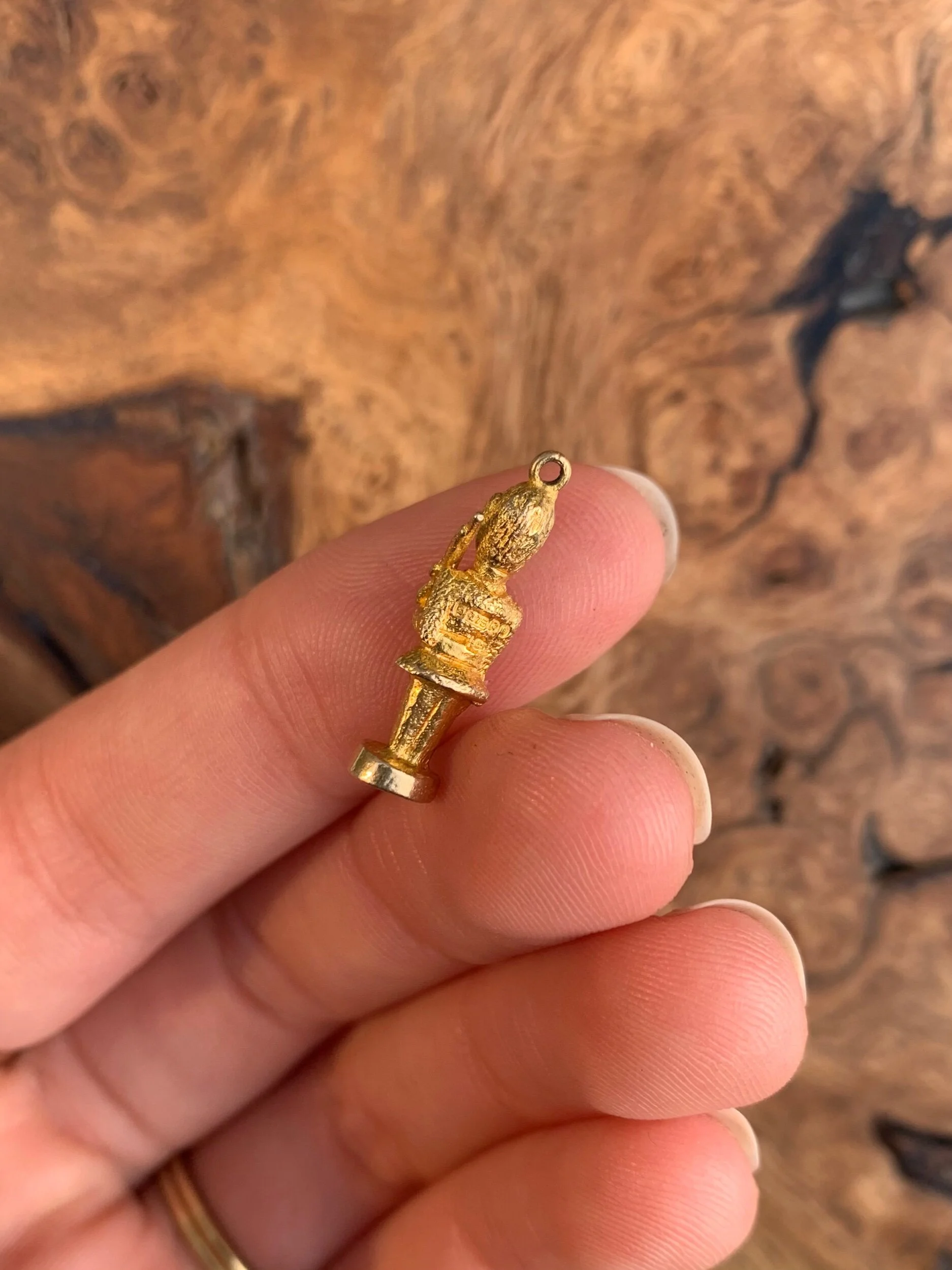 AF27CCB1-0533-4824-9782-2F2900C55E3C