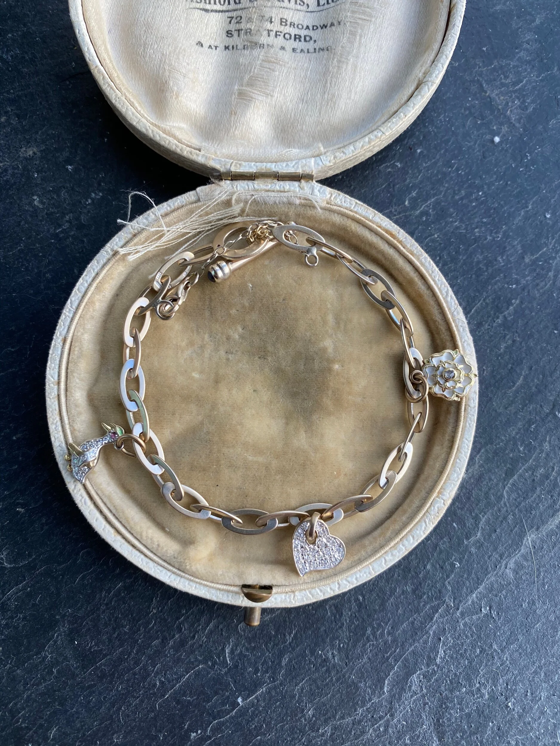 A1A60D55-B1FB-4B74-83C9-160644E44CF8