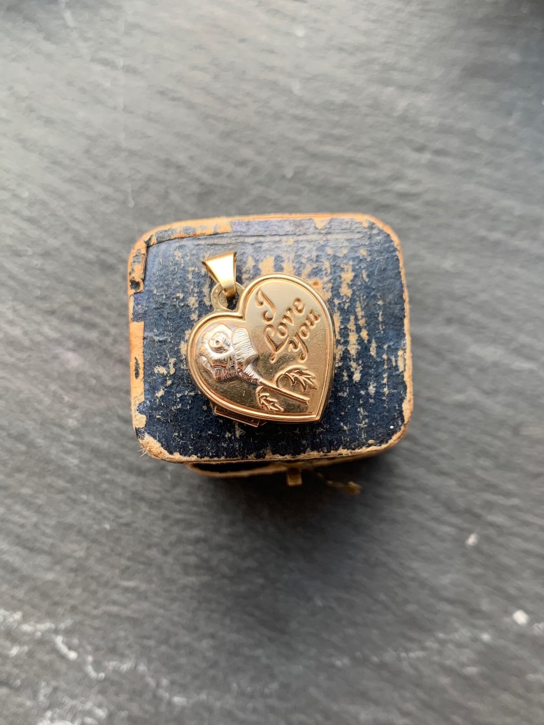 3EB87B33-8216-4751-B87B-BC51D033CD94