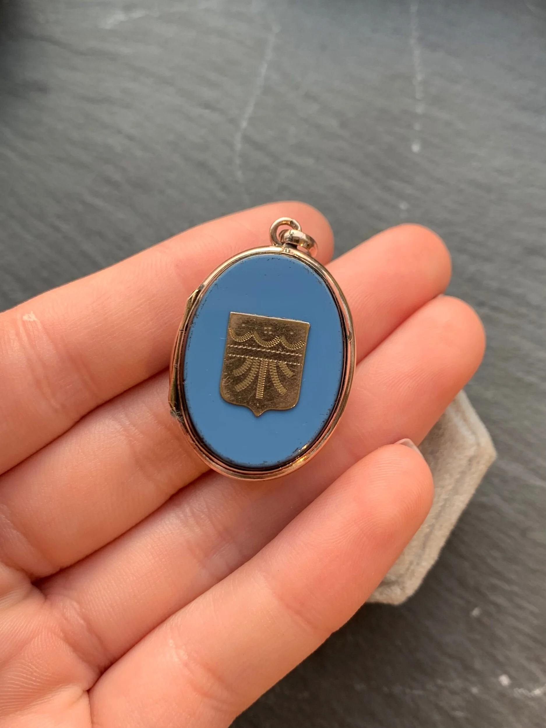 5E1627D3-012F-466A-9795-7A60239670DA