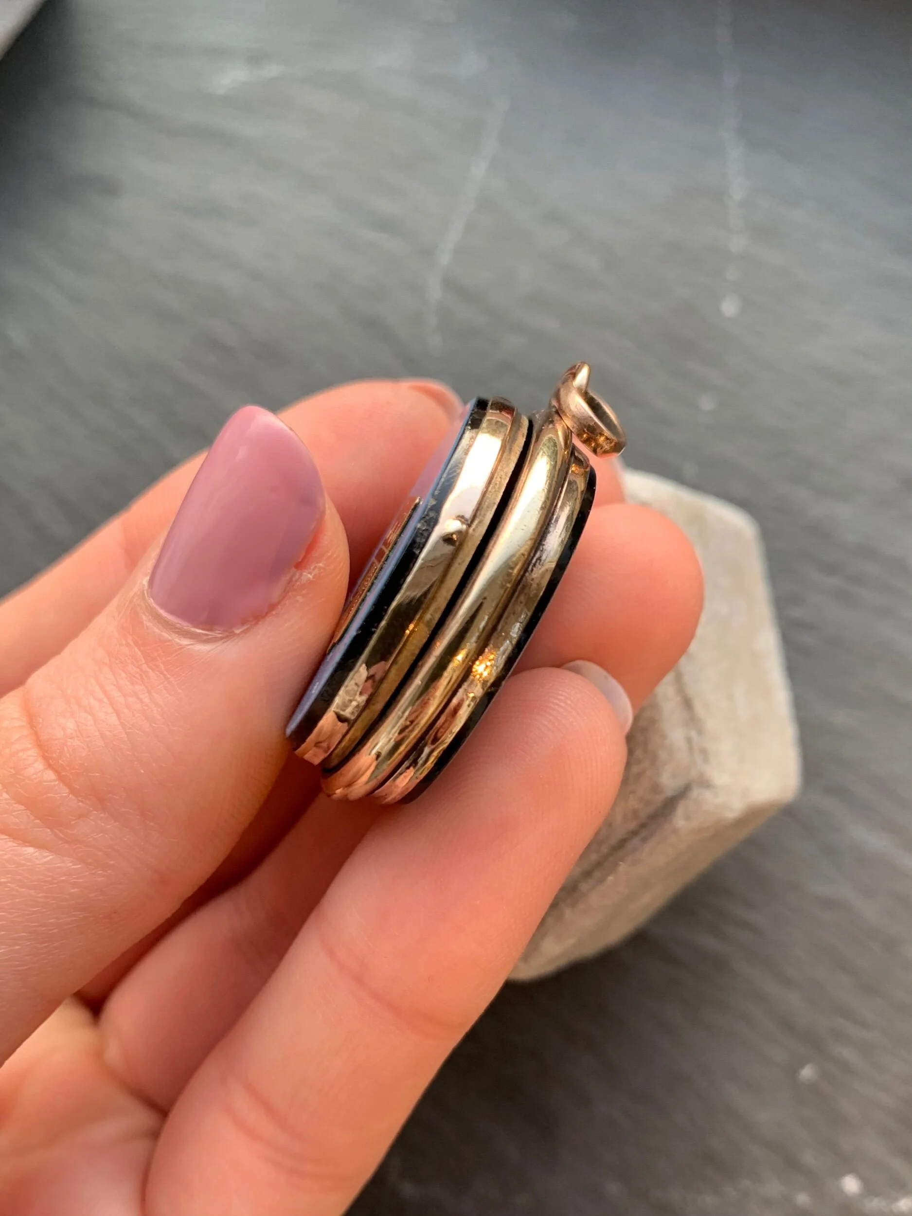 AA1C685E-583A-45D6-92BA-20E17F3650B8