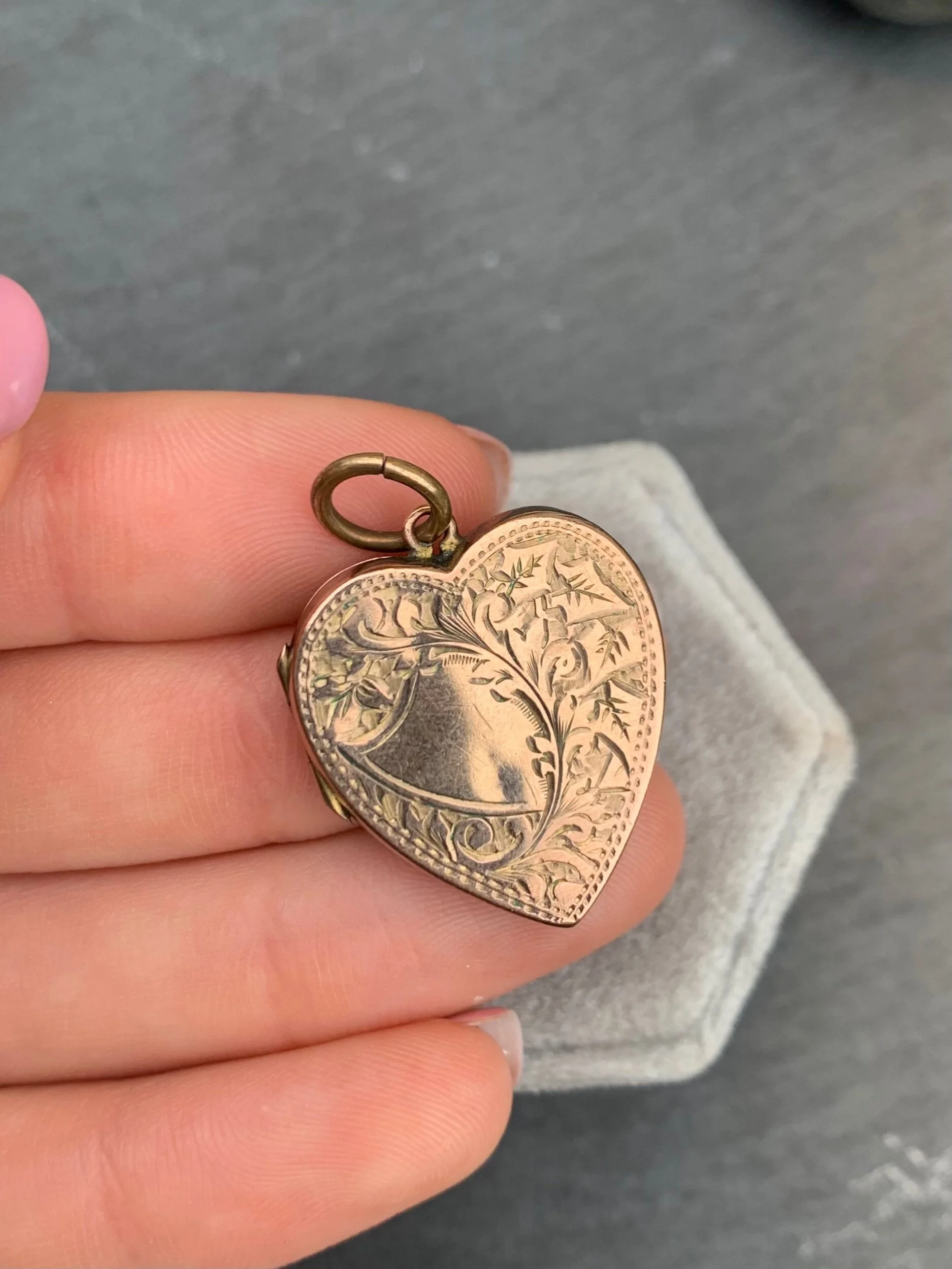 C3C25A2A-6BB5-4C37-B0CA-0737A29DDB49