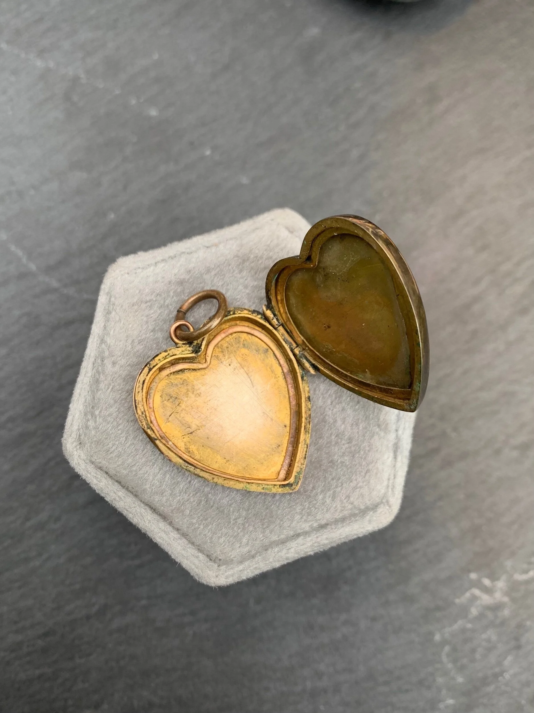 14BB520D-10BA-4699-AC3C-ABCC6B5B211C