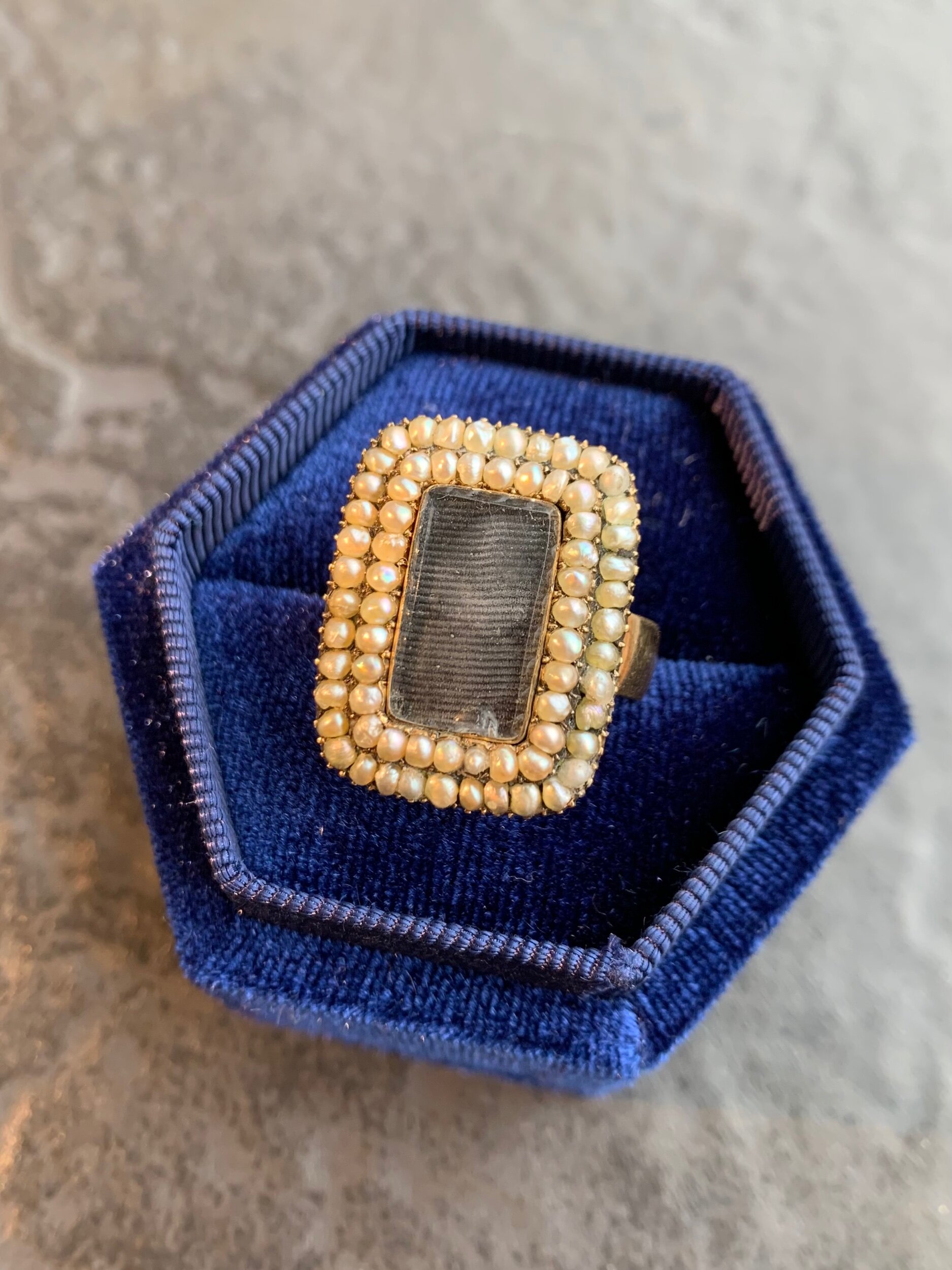 EB10CF77-C94E-4ECF-8028-B8C830D8D8BD