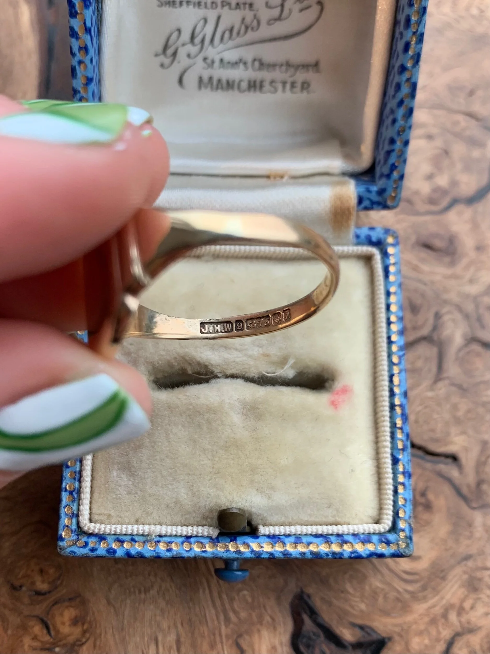 2D5B8984-6231-424C-BB94-ECA727CA2574