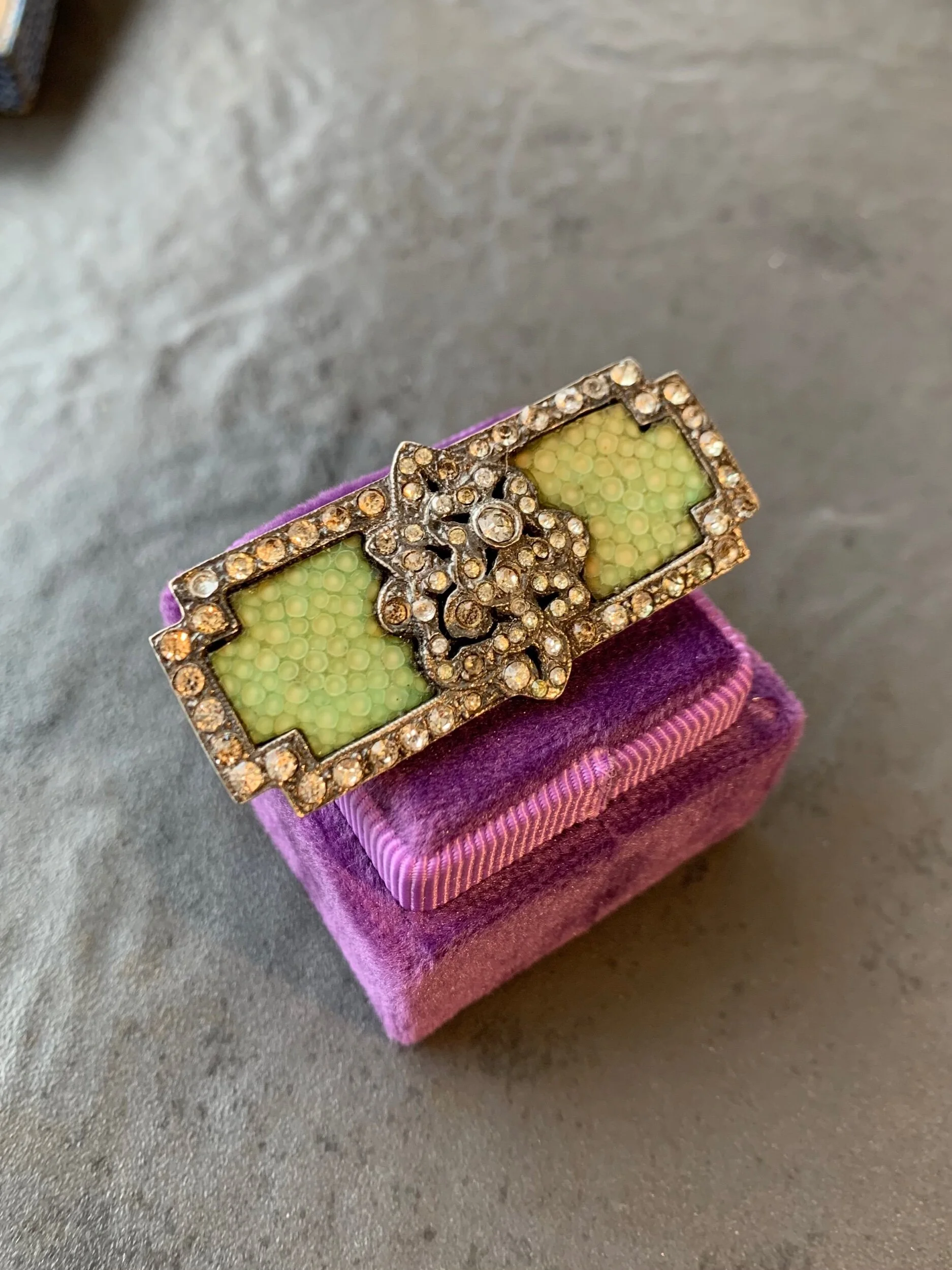 6DA9A0C1-AC6B-4EDB-9F4E-BE22E4D542FE