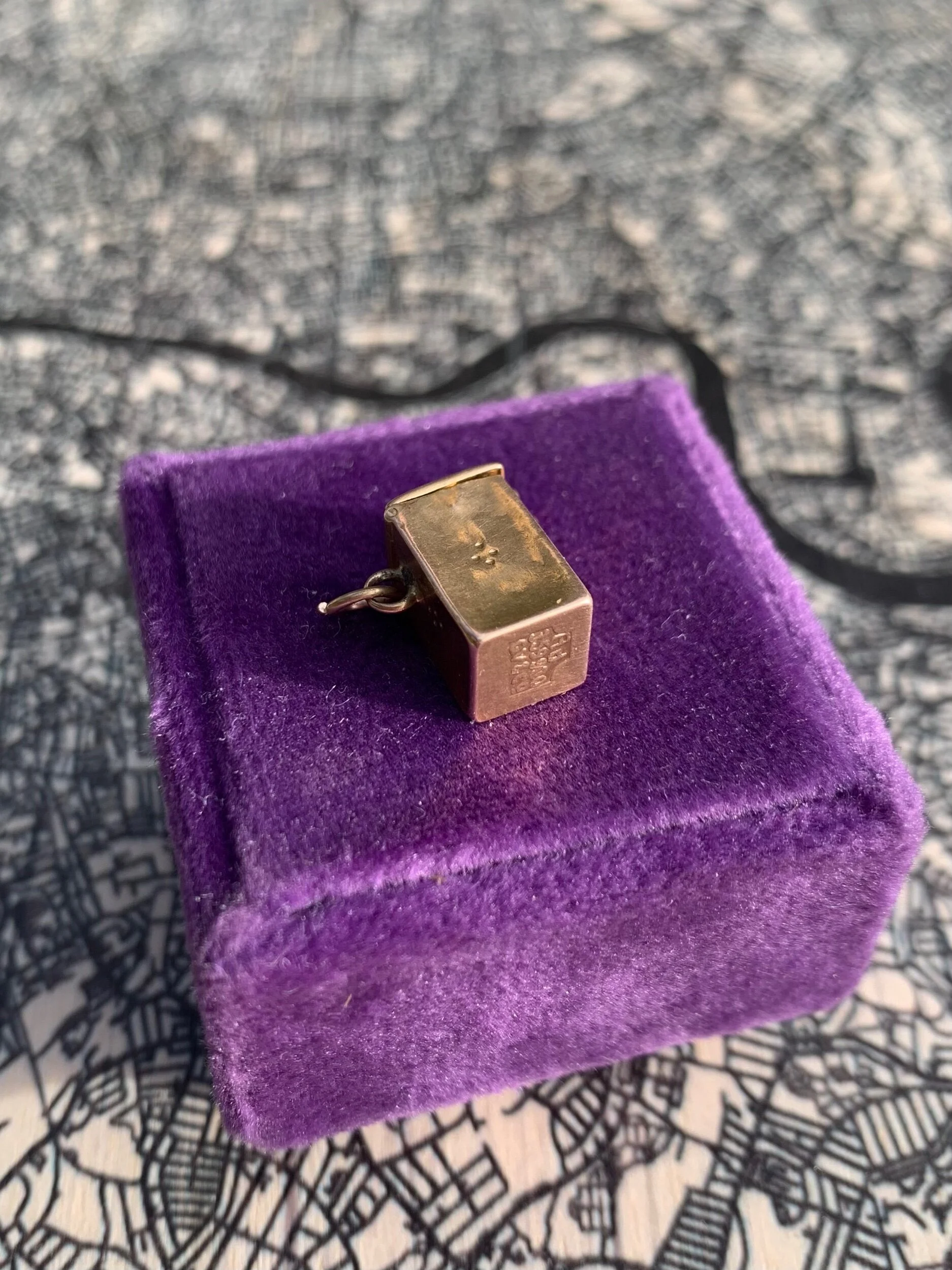 1D8B49E9-DEA8-4C99-965C-FDB8F8240D7E