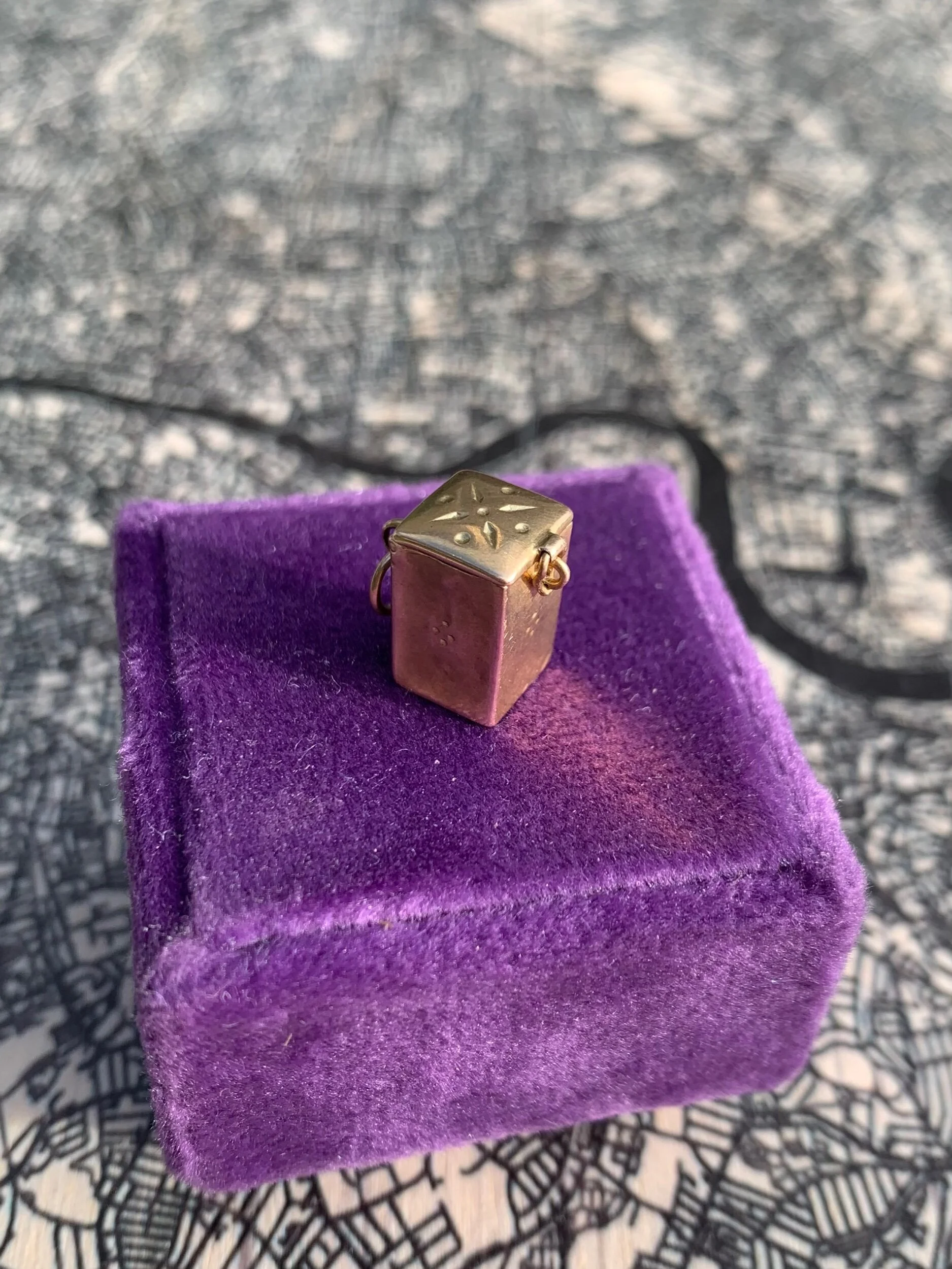 A8259AF2-6B96-40E9-9B91-7A389CF82778