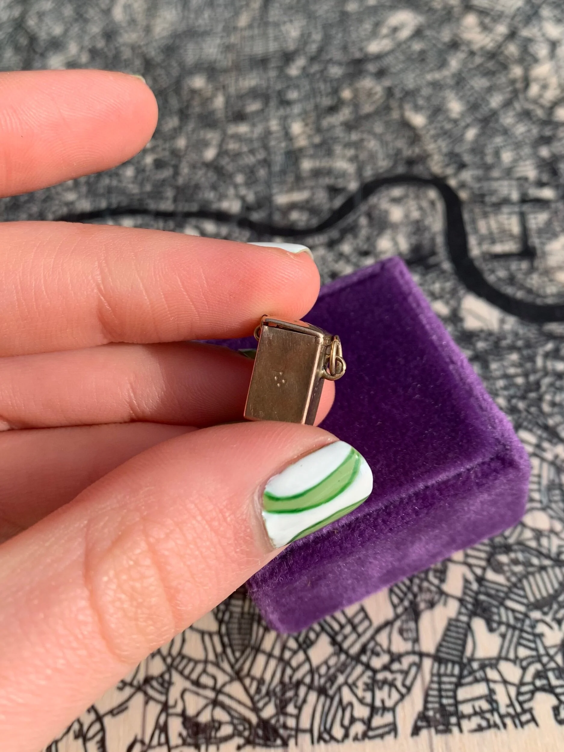 0A4A196A-47CD-4102-A06E-EC960920C315