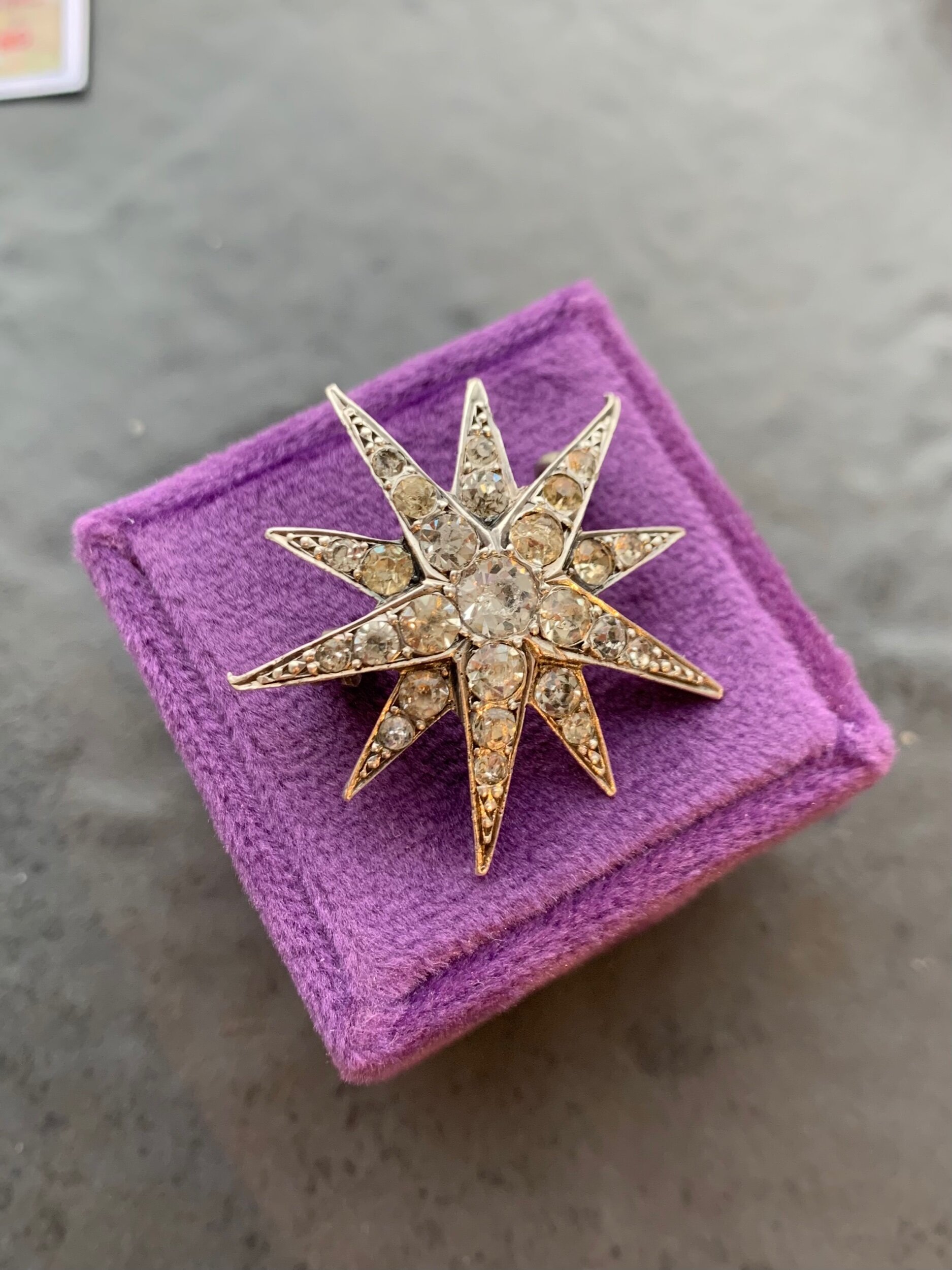 916B7524-DCFD-48EA-881A-171259AF70A3